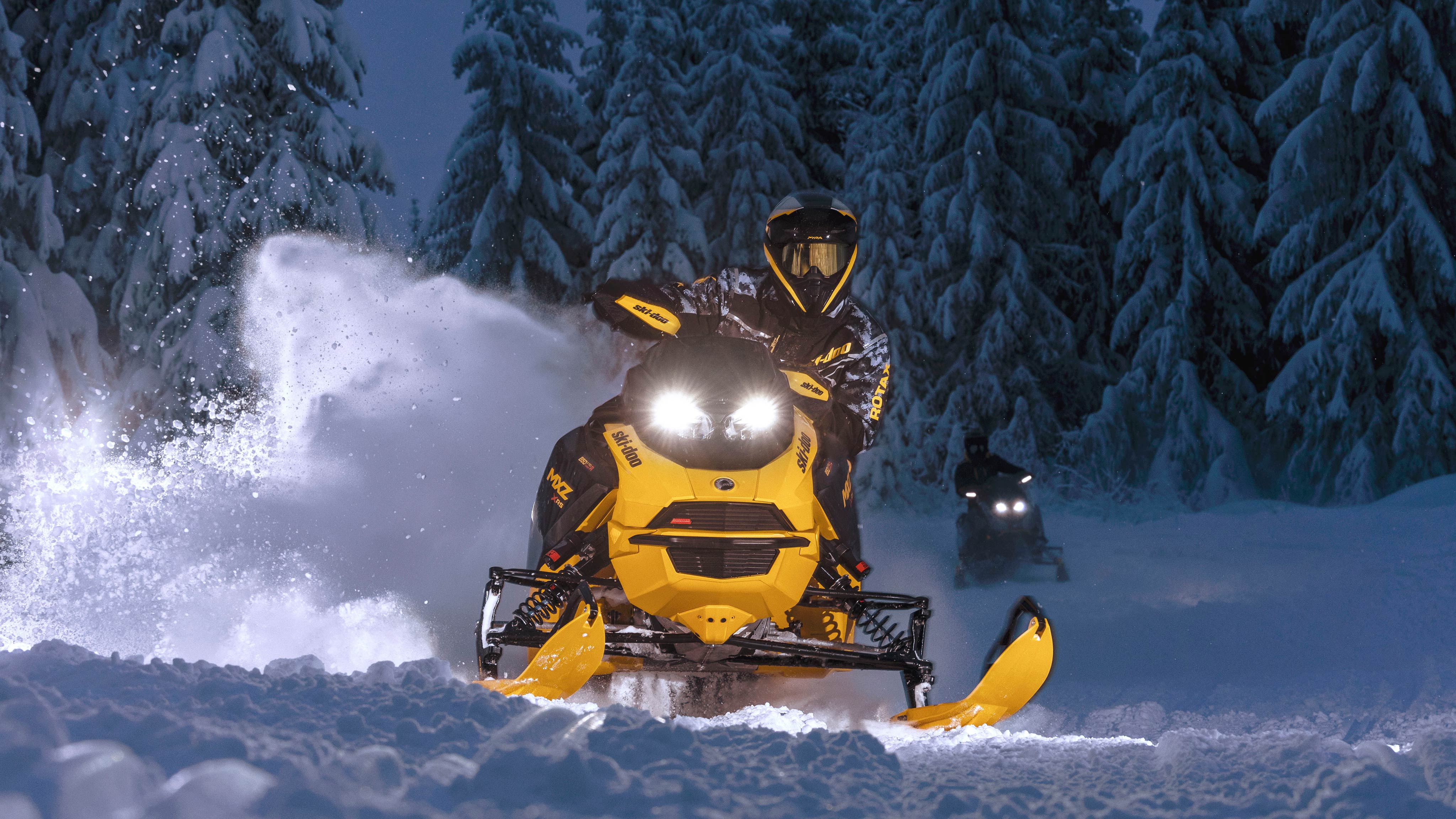 Snowmobiles Ski-Doo