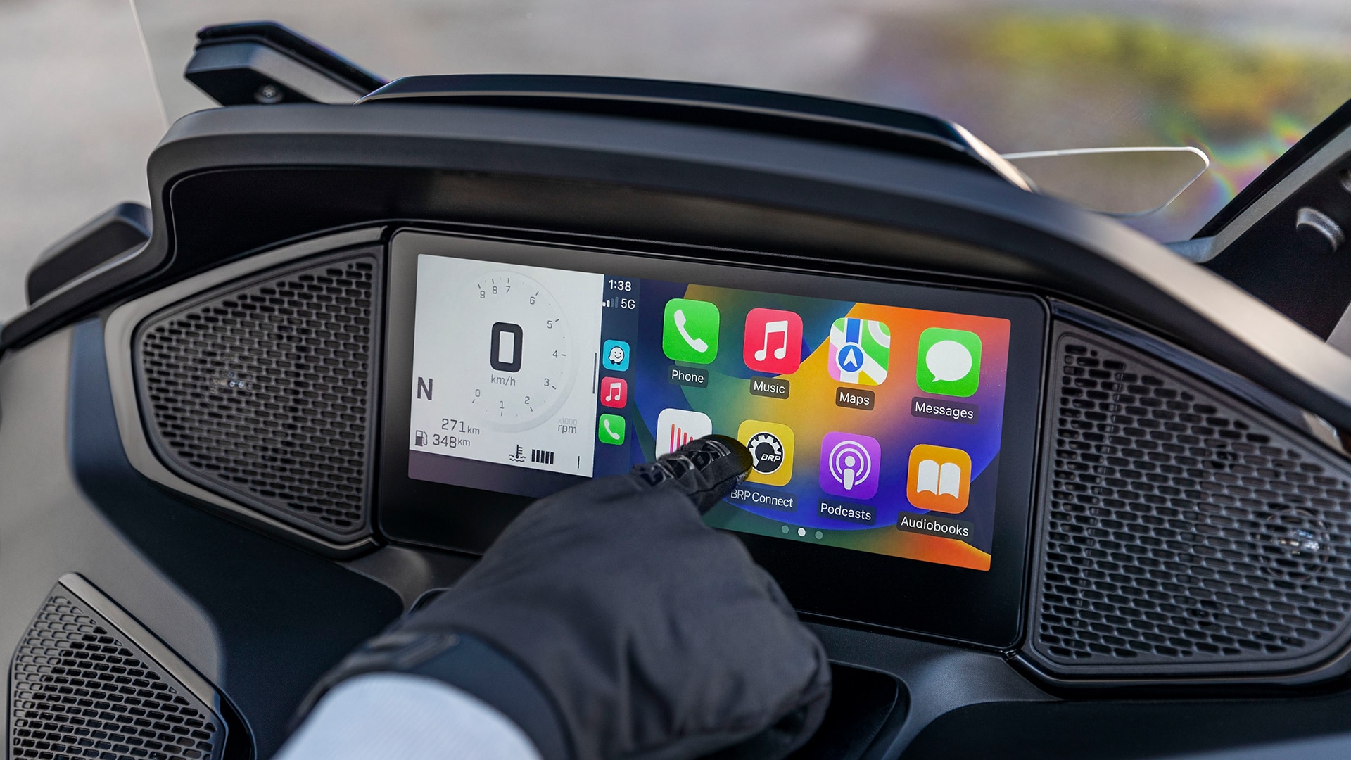 Apple CarPlay displej na Can-Am Spyder F3