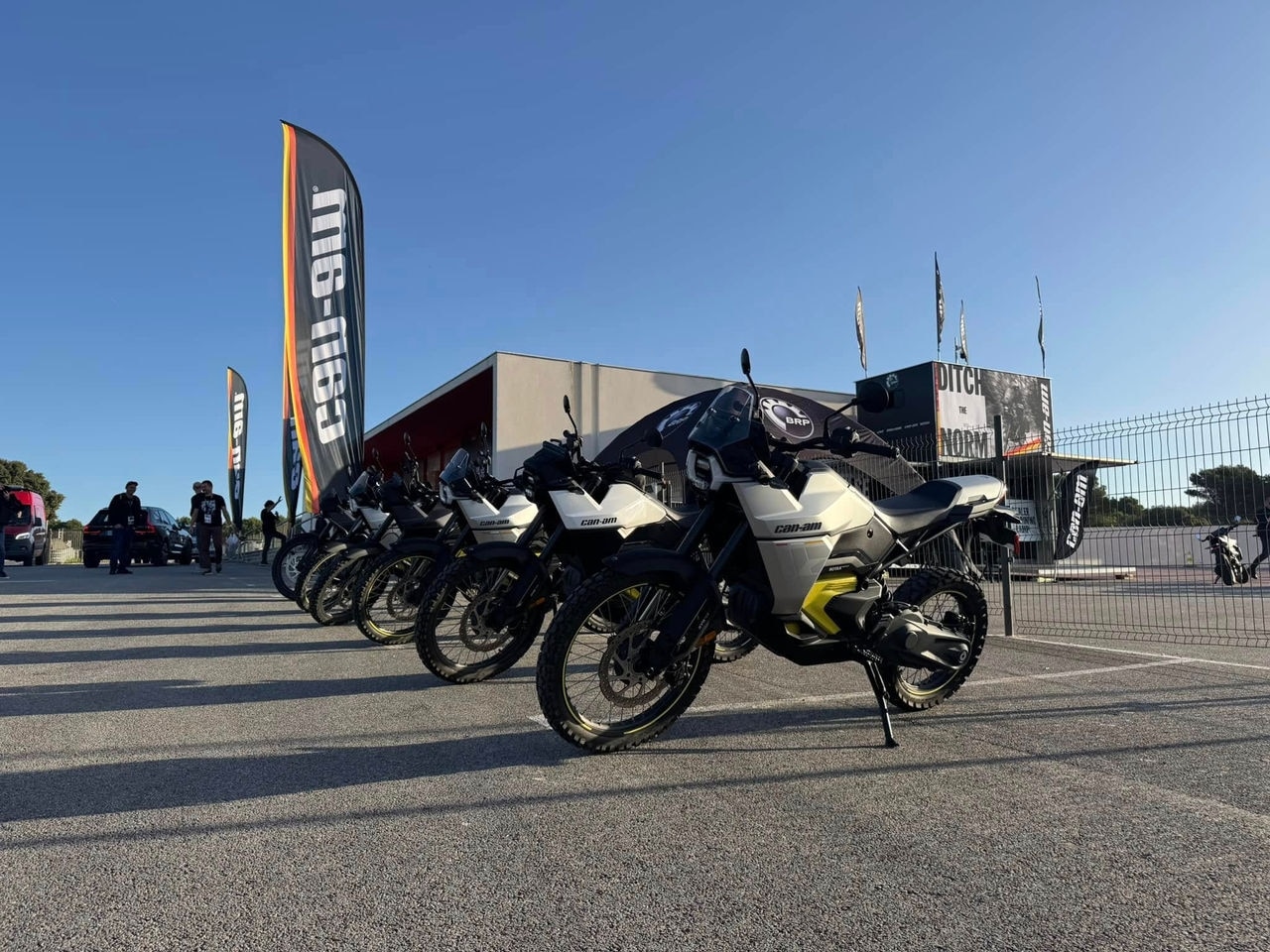 2025 Elektrické motocykle - Can-Am On-Road