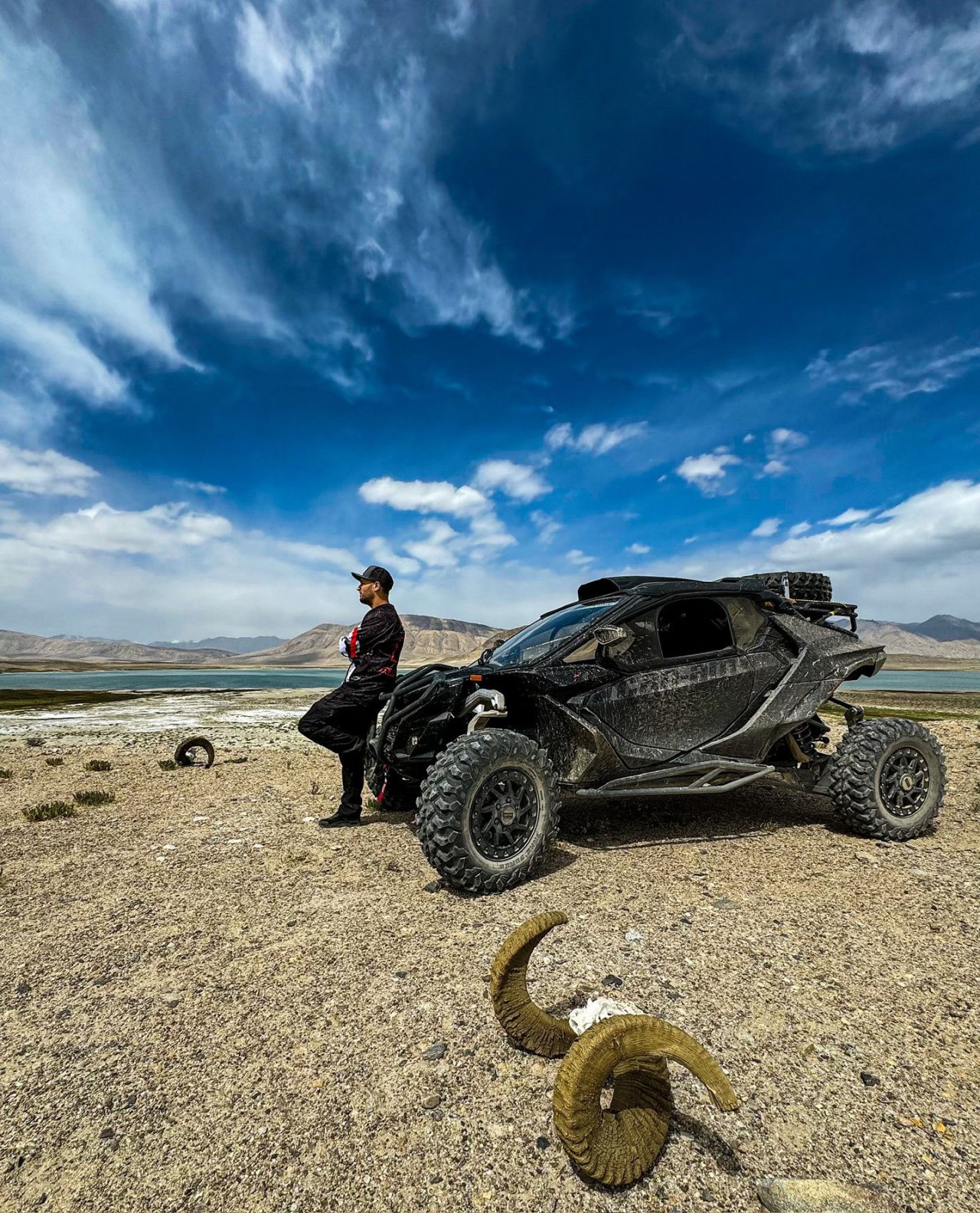 Outlander XT-P in a trail