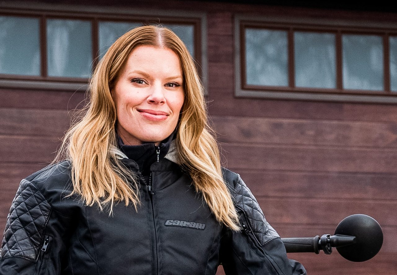 Sherry Holmes lächelnd