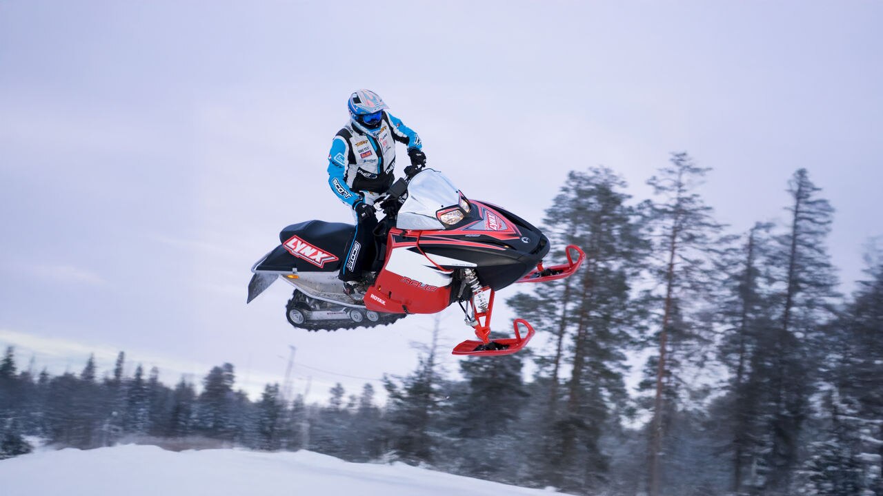 2007 Lynx Rave RE snowmobile jumping on the snowcross track 