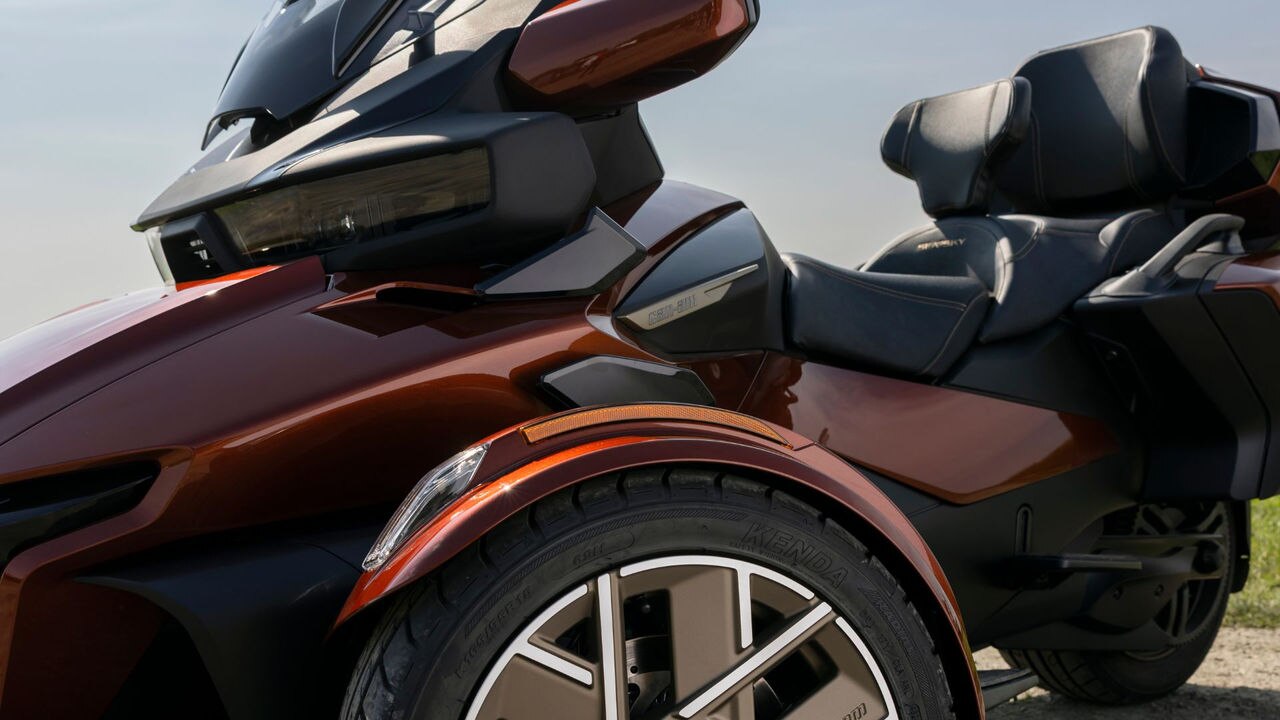 Close up of the Can-Am Spyder RT's Liquid Titanium parts and trims