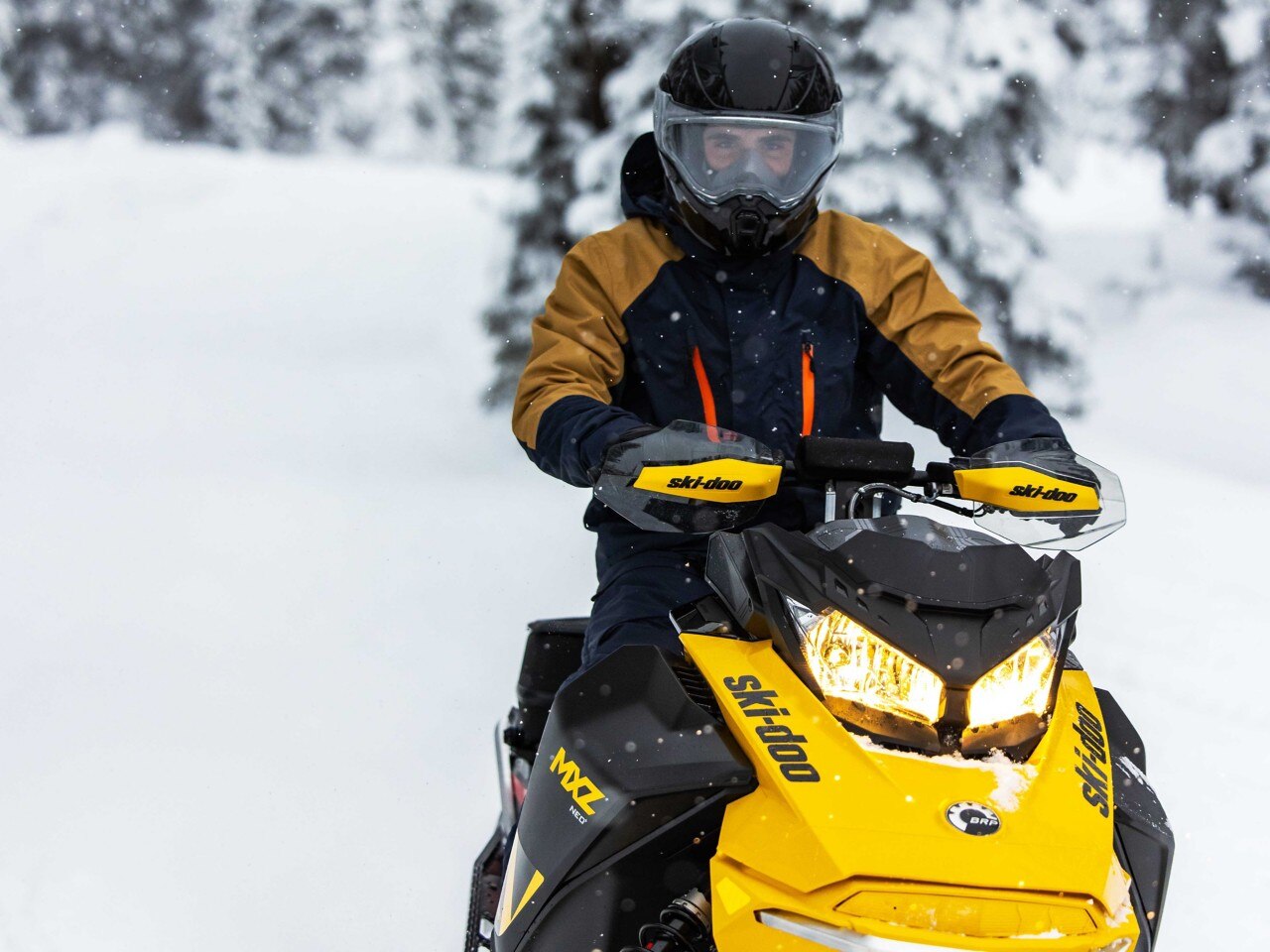 2023 Ski-Doo MXZ NEO - Intermediate Trail snowmobile & Sleds 2023 Ski-Doo MXZ NEO - Intermediate Trail snowmobile & Sleds