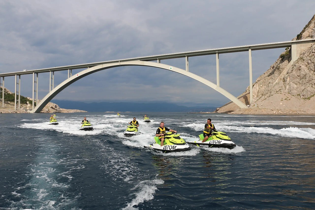 Oto Nautika Sea-Doo Safari Dan