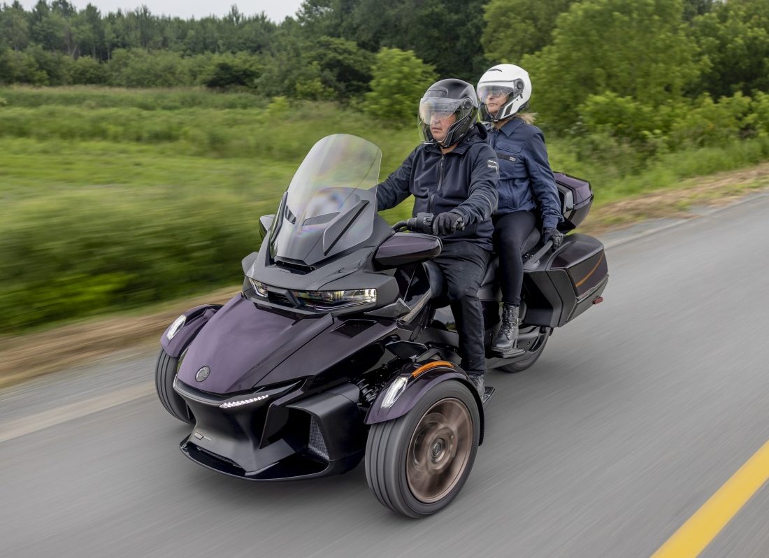 Trójkołowiec Can-Am Spyder podczas jazdy