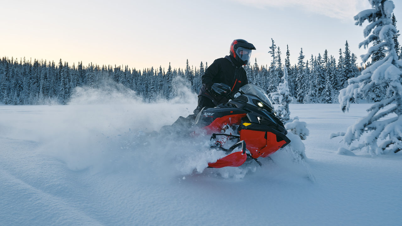 snowmobil Lynx Brutal RE 850 E-TEC model 2026