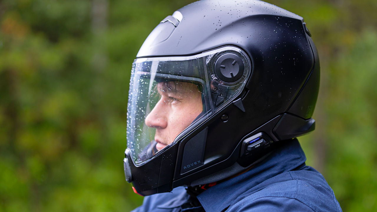 Advex riding helment with integrated Vibe communication system