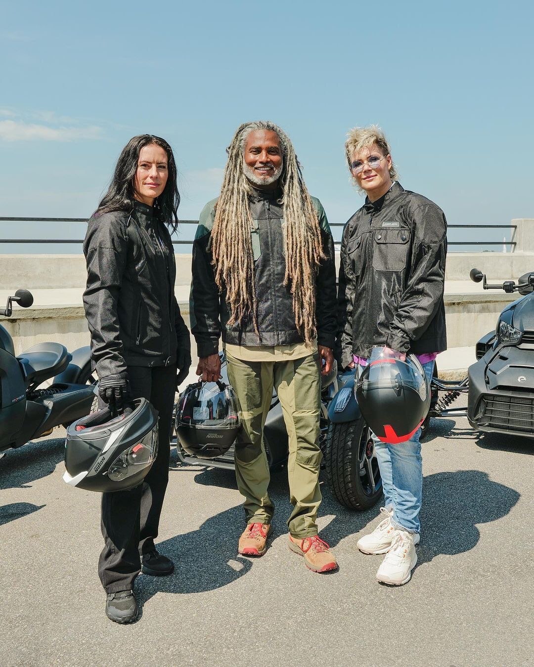 Erick, Ali a Ashlyn pózujú