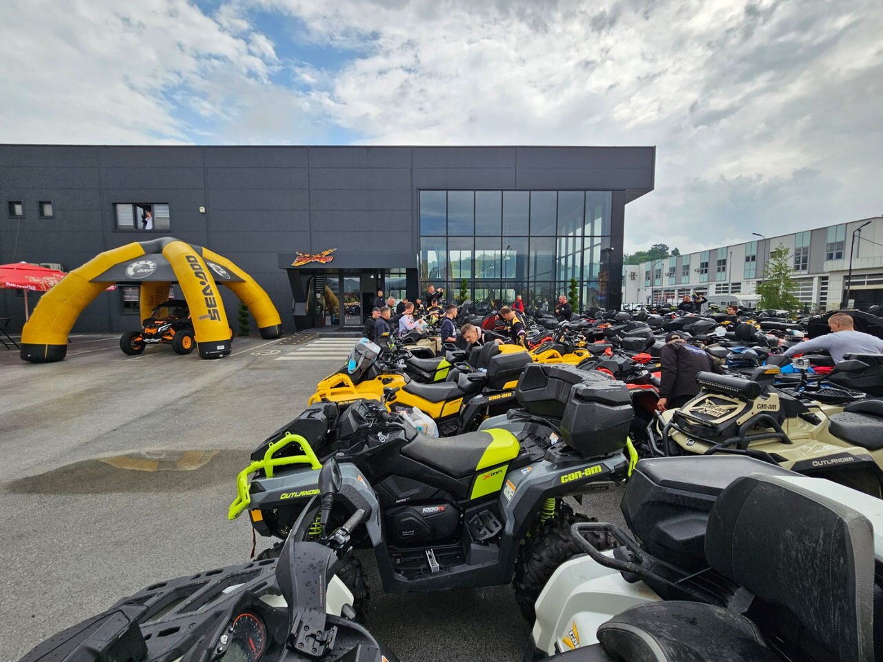 Can-Am Adventure Vitez 2023