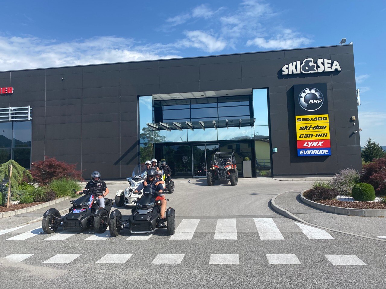spyderji pred ski and sea salonom