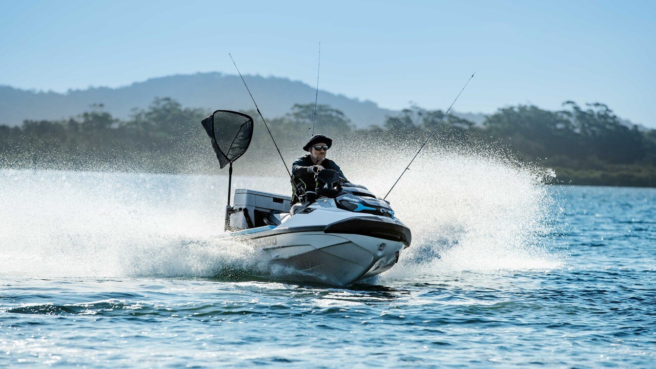 Sea-Doo FishPro Sport'taki Adam