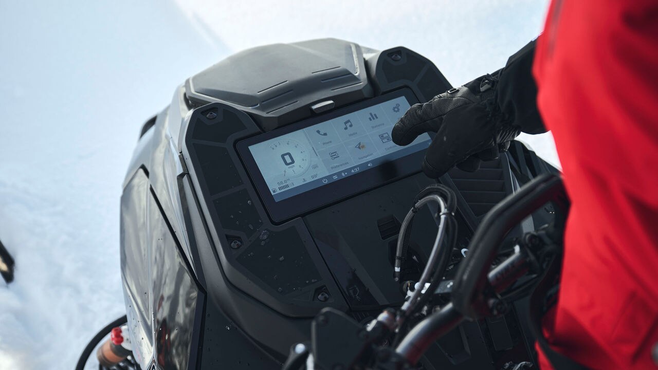 10.25" display on Lynx Shredder snowmobile