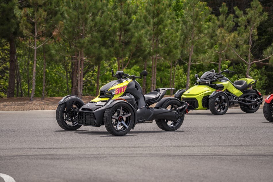 jazda motocyklem w korku