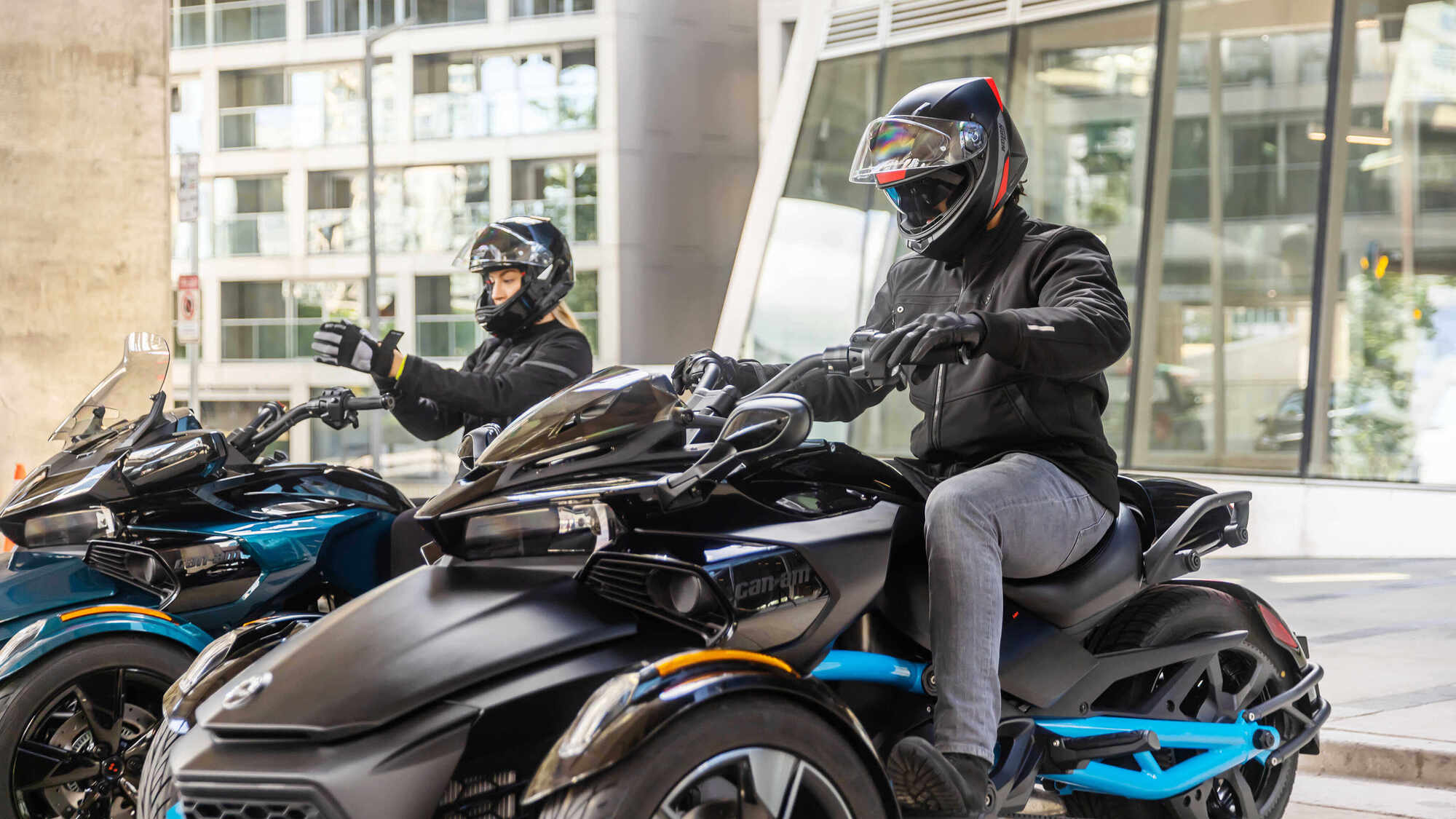 Jak dobrać kurtkę motocyklową dla bezpiecznej i komfortowej jazdy? Dowiedz się!