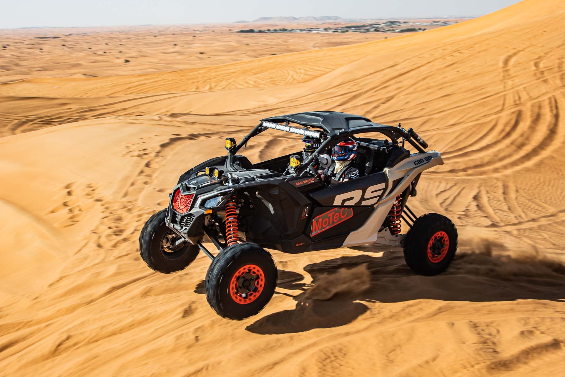 Testování na Dakar 2021 v dubajské poušti