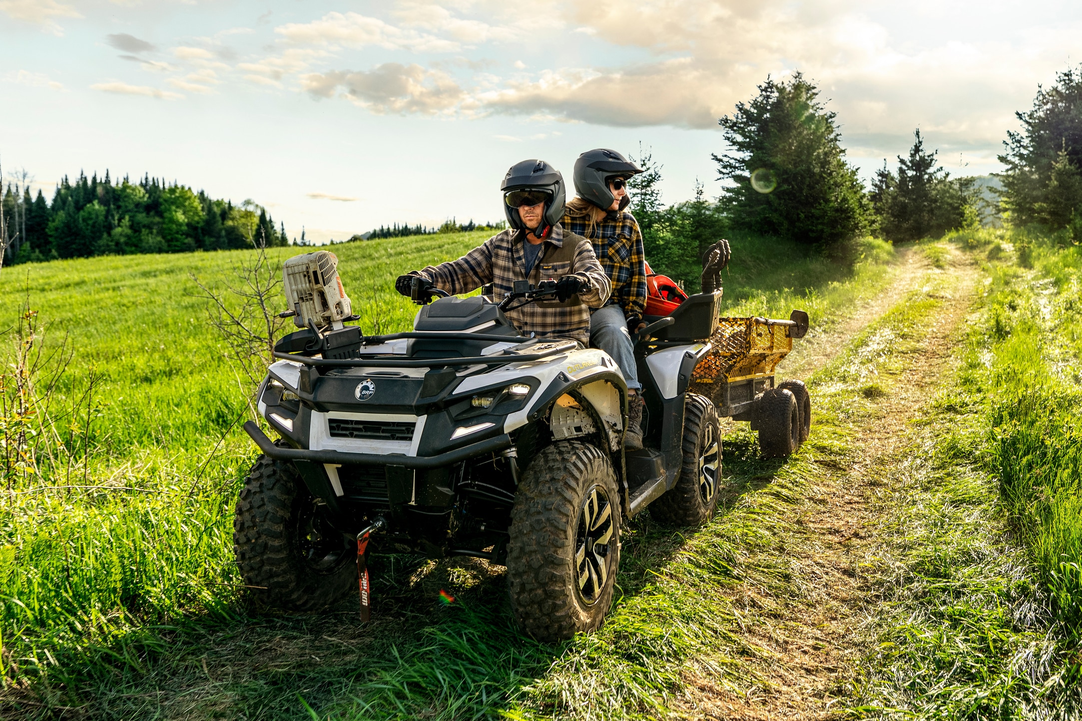 BRP виводить на ринок абсолютно новий Can-Am Outlander Electric 2026 модельного року