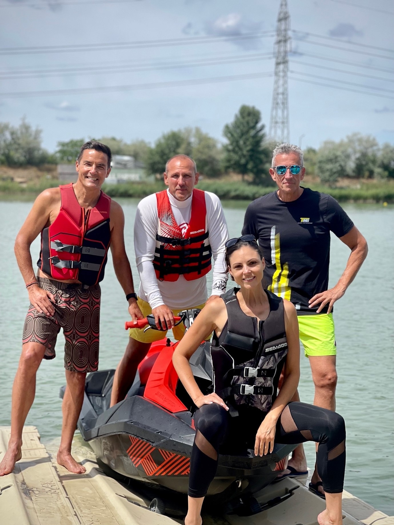 A média és a sportvilág sztárjai a dunaharaszti Jet Power jet-ski tavon.