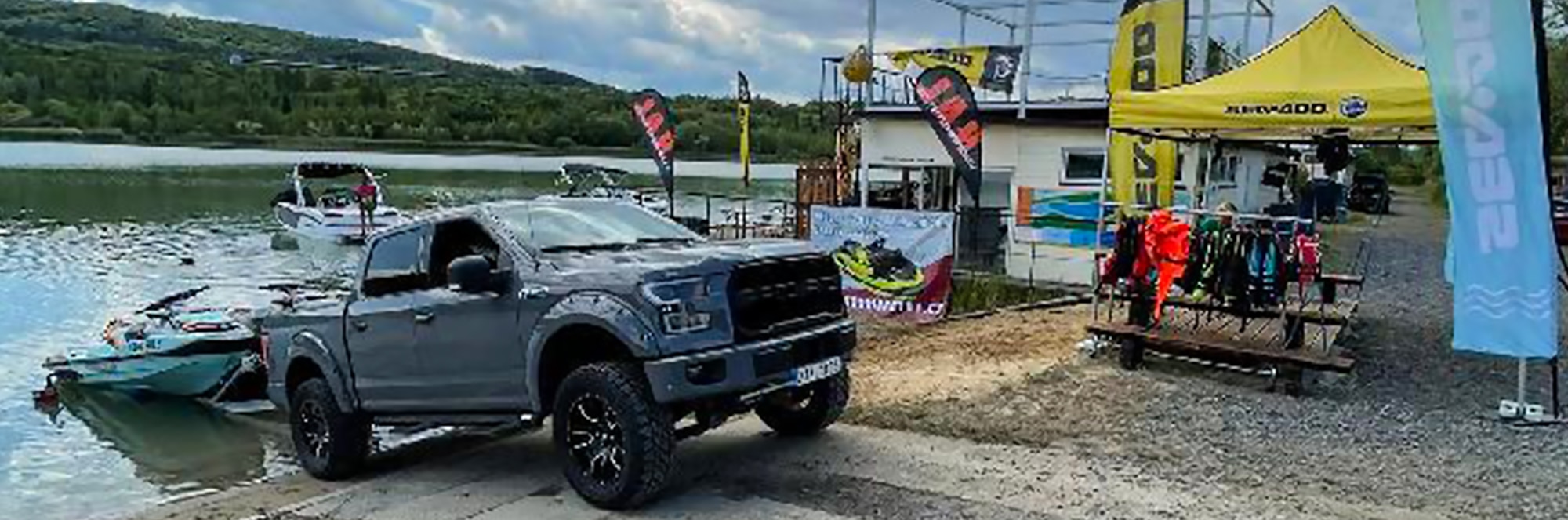 Stánek Sea-Doo na předváděcí akci na Matyldě.