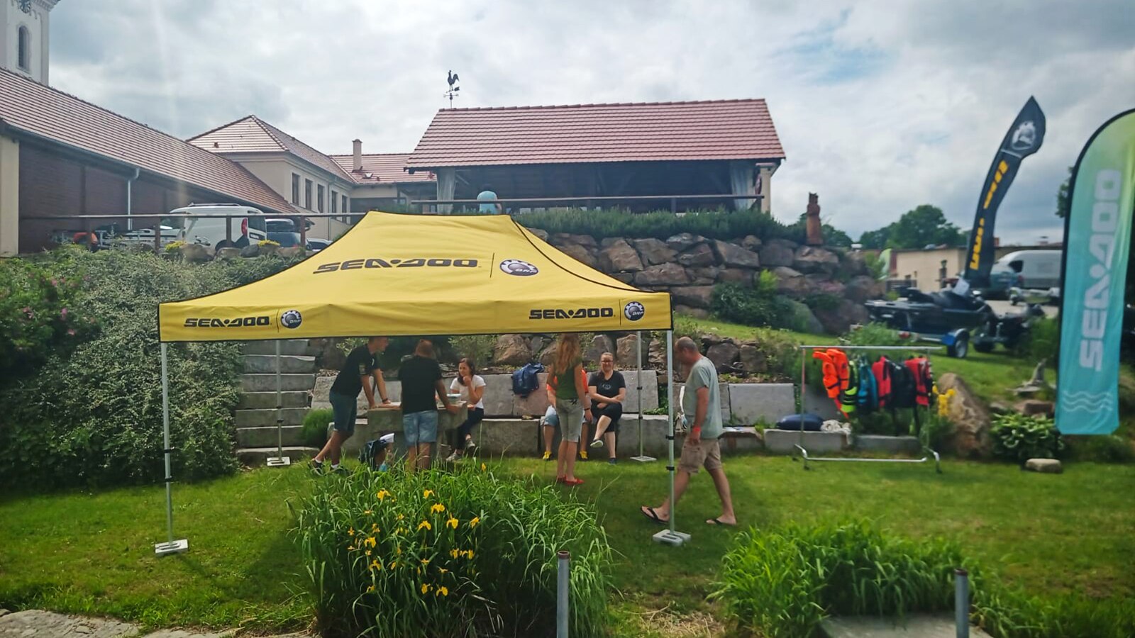 Stánek Sea-Doo na předváděcí akci v obci Purkarec.