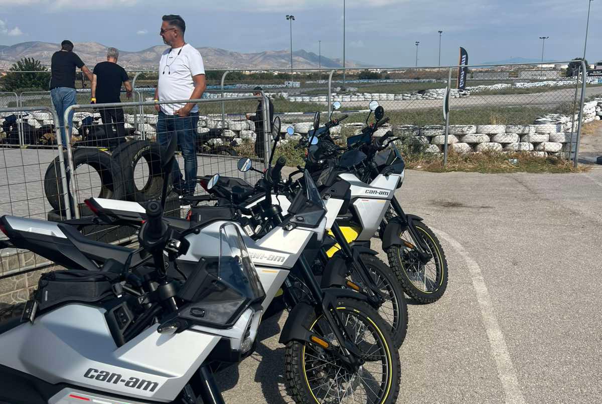 ΠΙΣΤΑ ΜΕΓΑΡΩΝ ΤΕST 2W CAN-AM