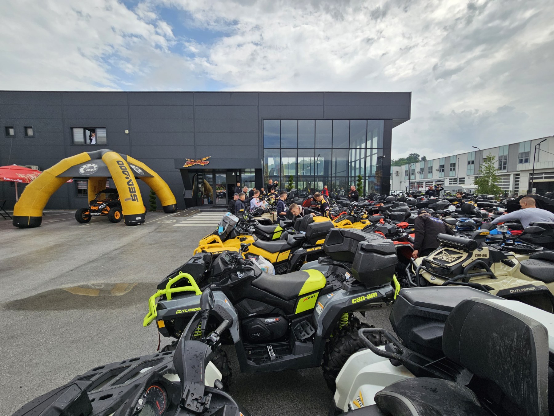 Can-Am Adventure Vitez 2023