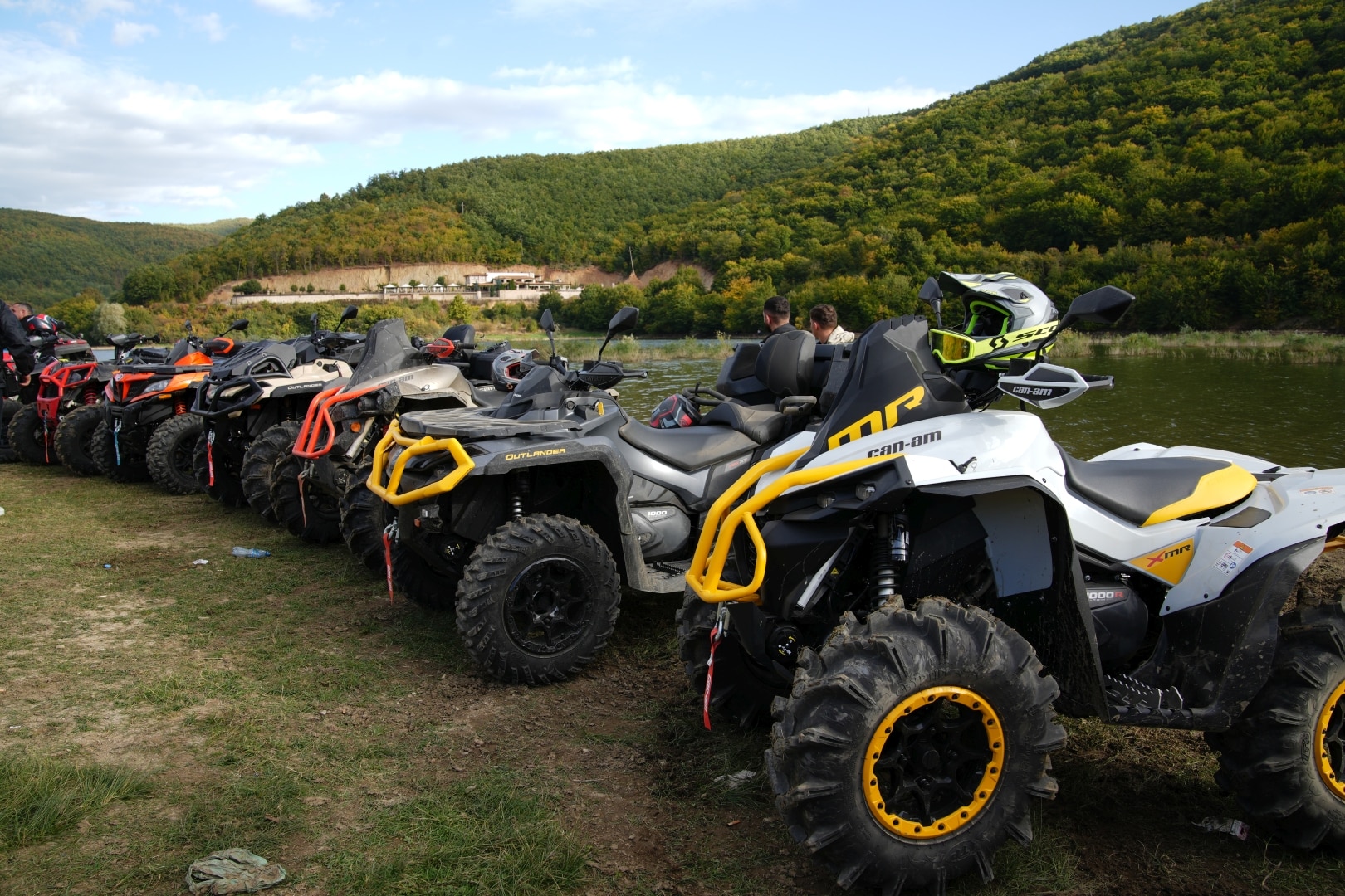 auto kacanadolli can-am adventure, udhëtim me katër rrota