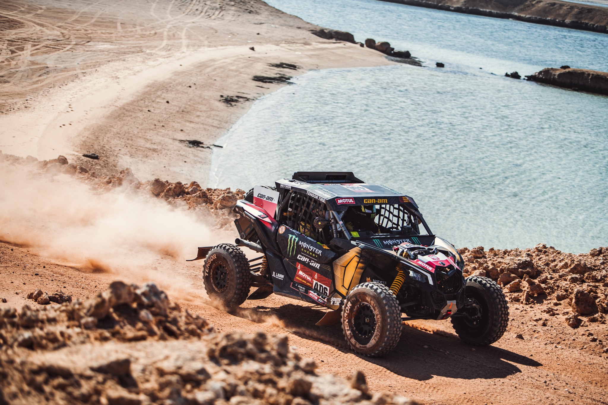 monster energy can-am team dakar 2021