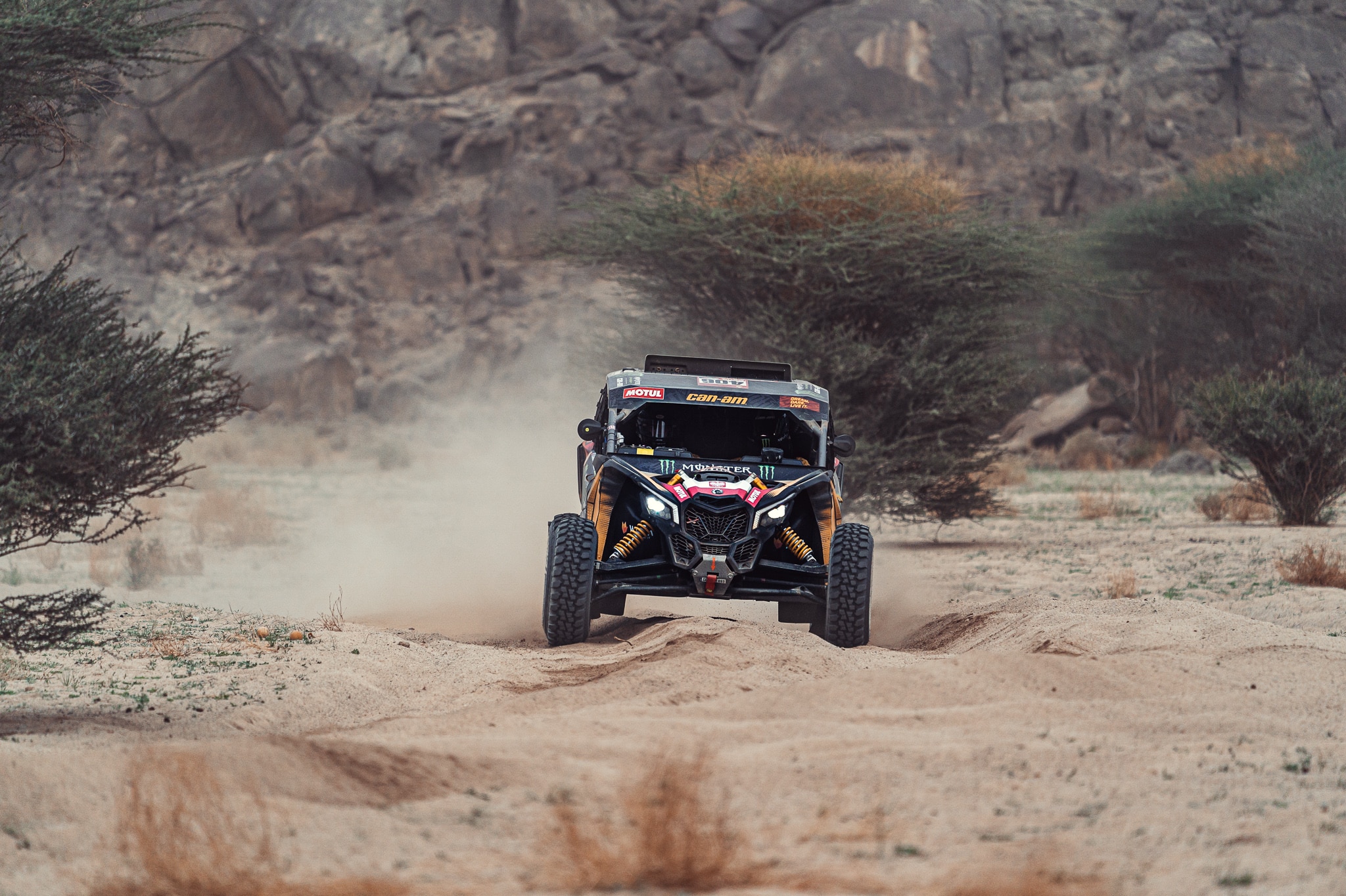 rajd dakar 2021 can-am maverick monster energy