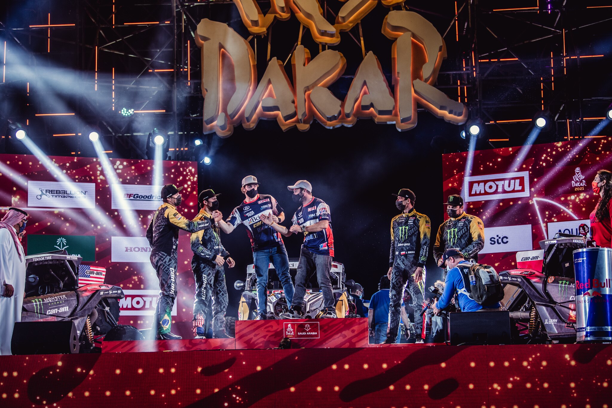 dakar 2021 podium can-am