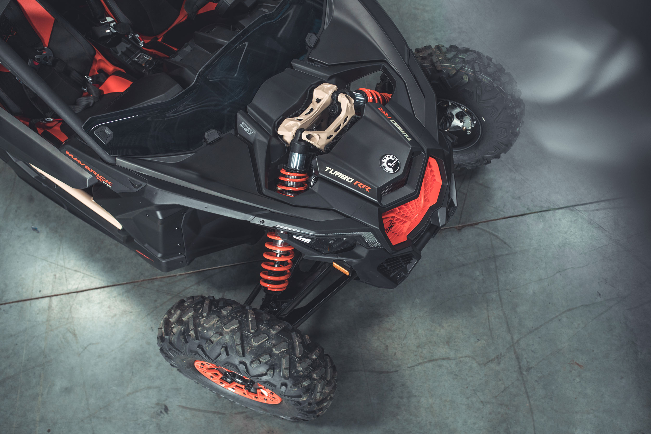 Can-Am Maverick X3 smart shox buggý bíll