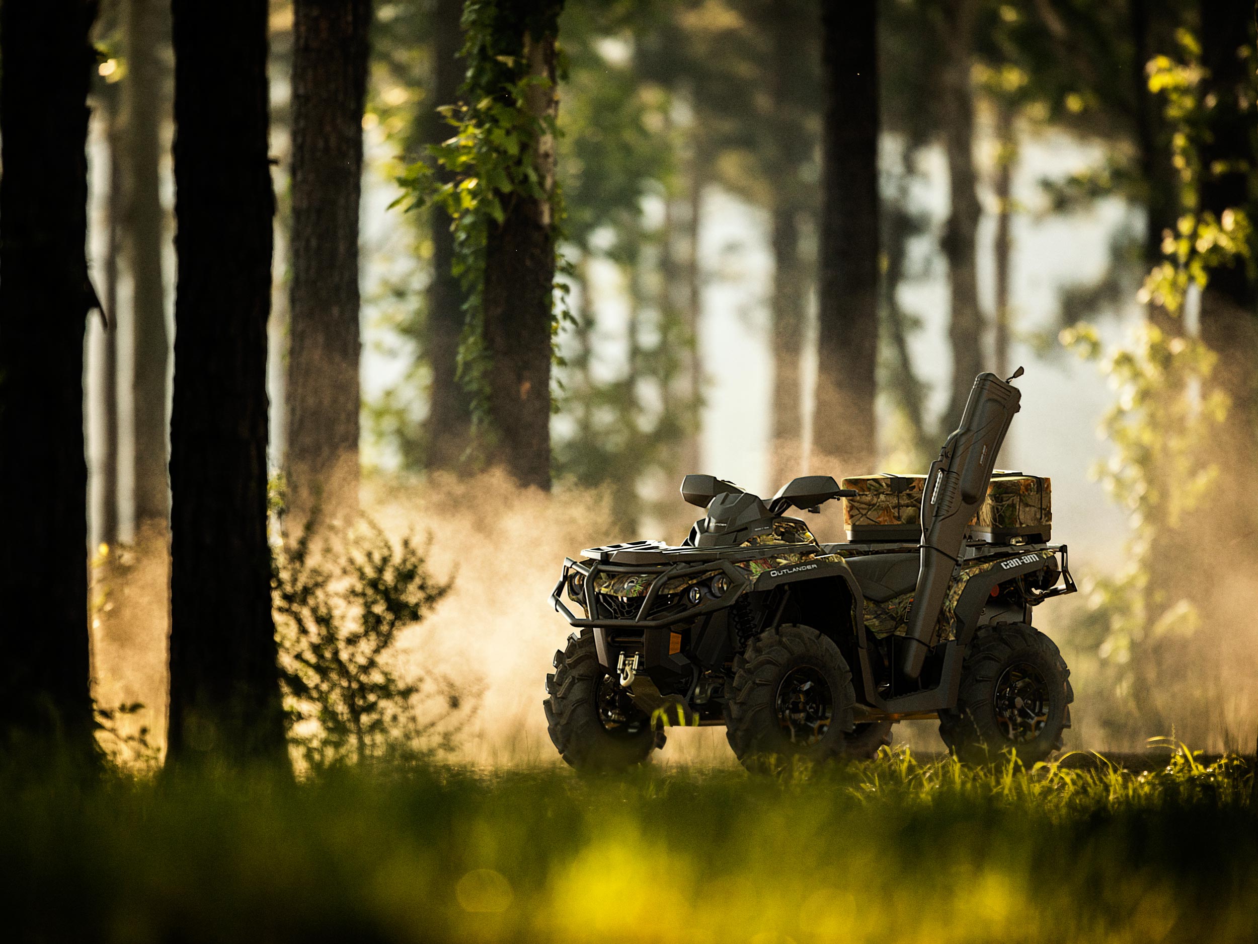 Can-Am ATV ormanda avcılık için hazır