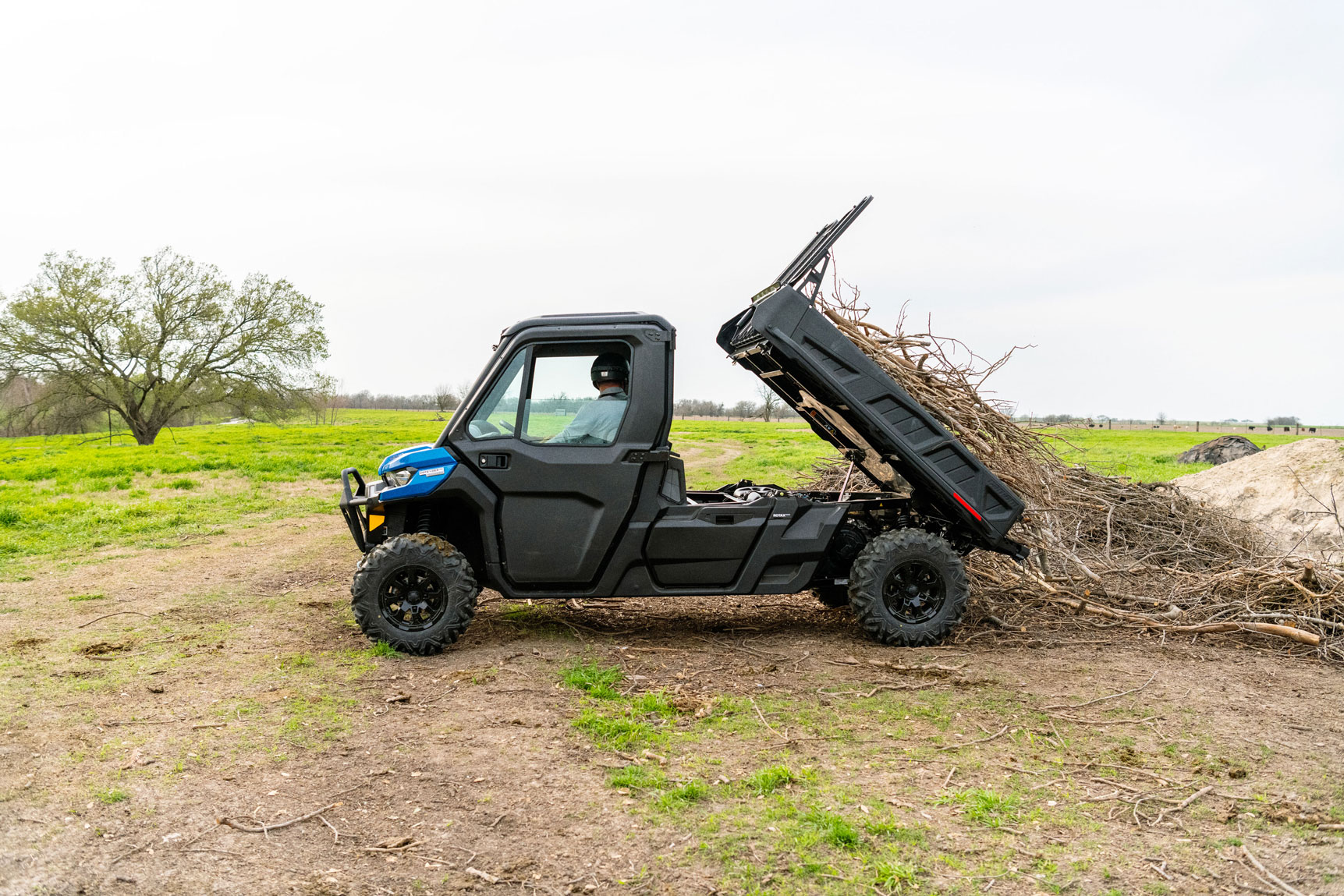 Can-Am Traxter na farme