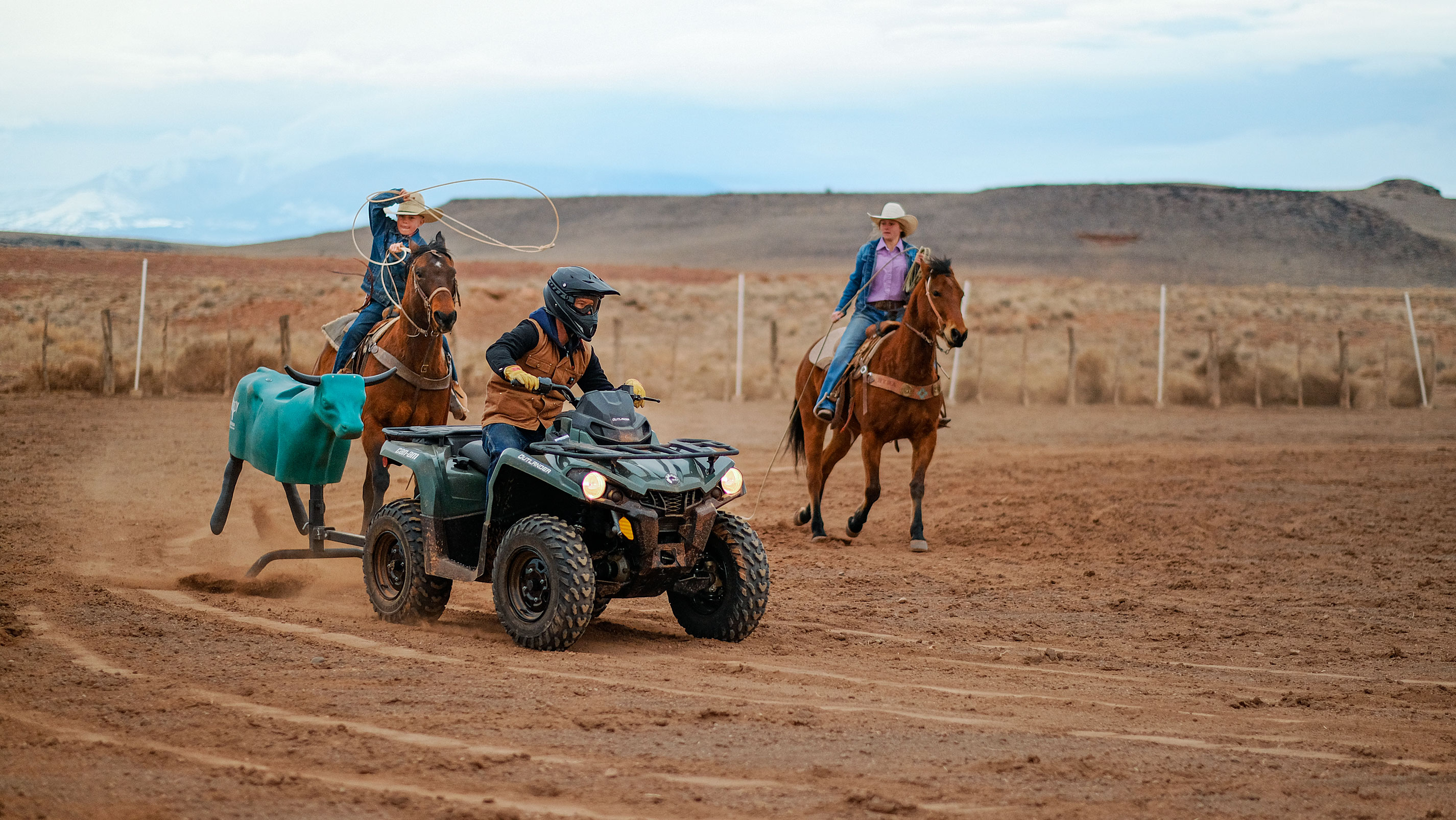 ŠTIRIKOLESNIK ATV CAN-AM OUTLANDER DELO NA KMETIJI 