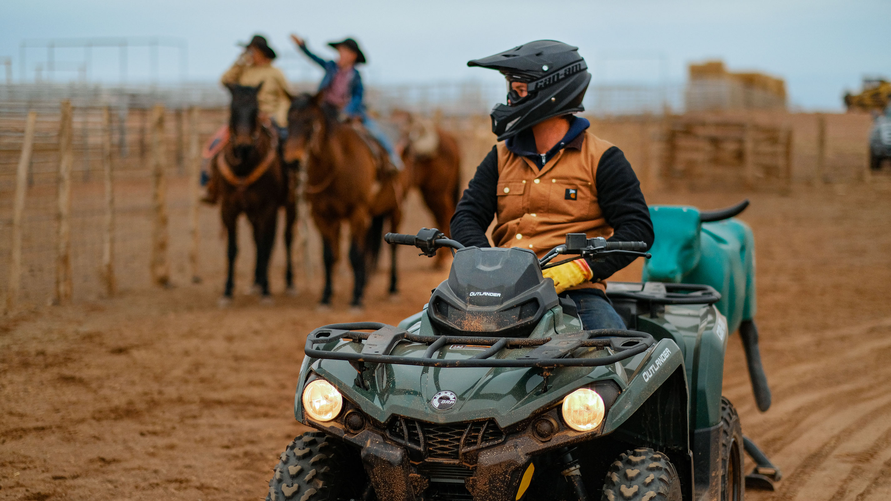 ŠTIRIKOLESNIK ATV CAN-AM OUTLANDER DELO NA KMETIJI 