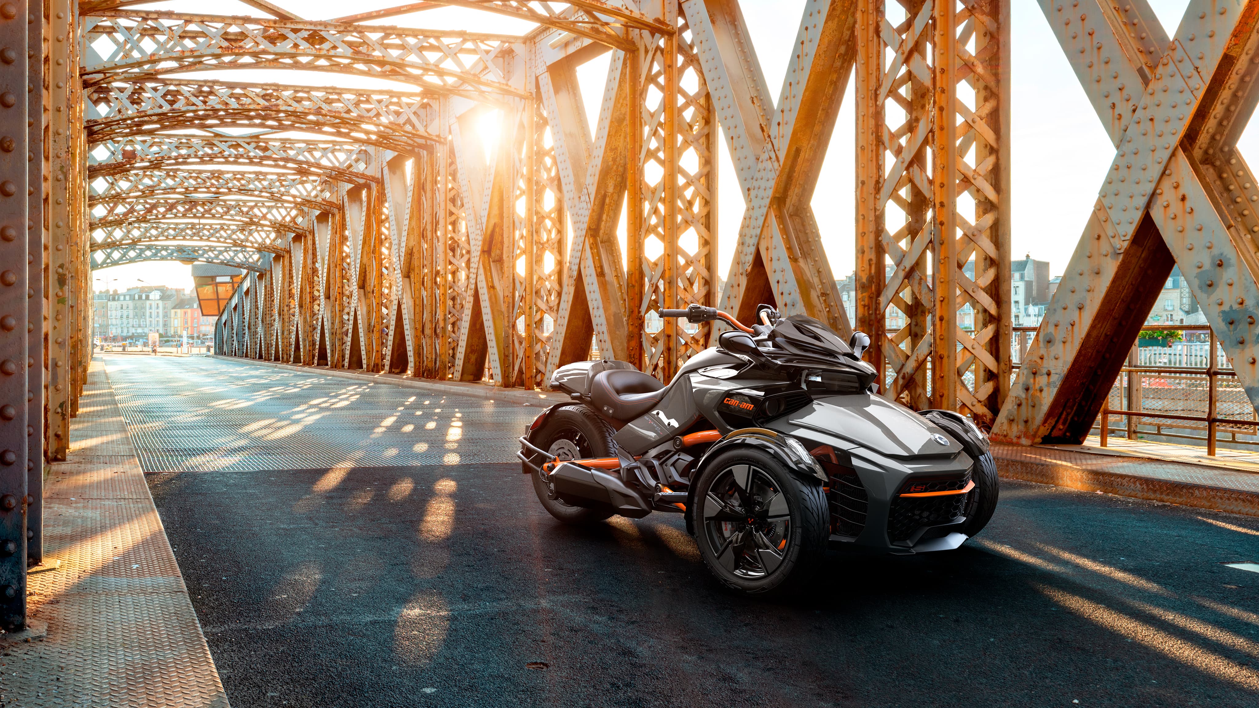 Nowy Can-Am Spyder F3 Special Series na moście