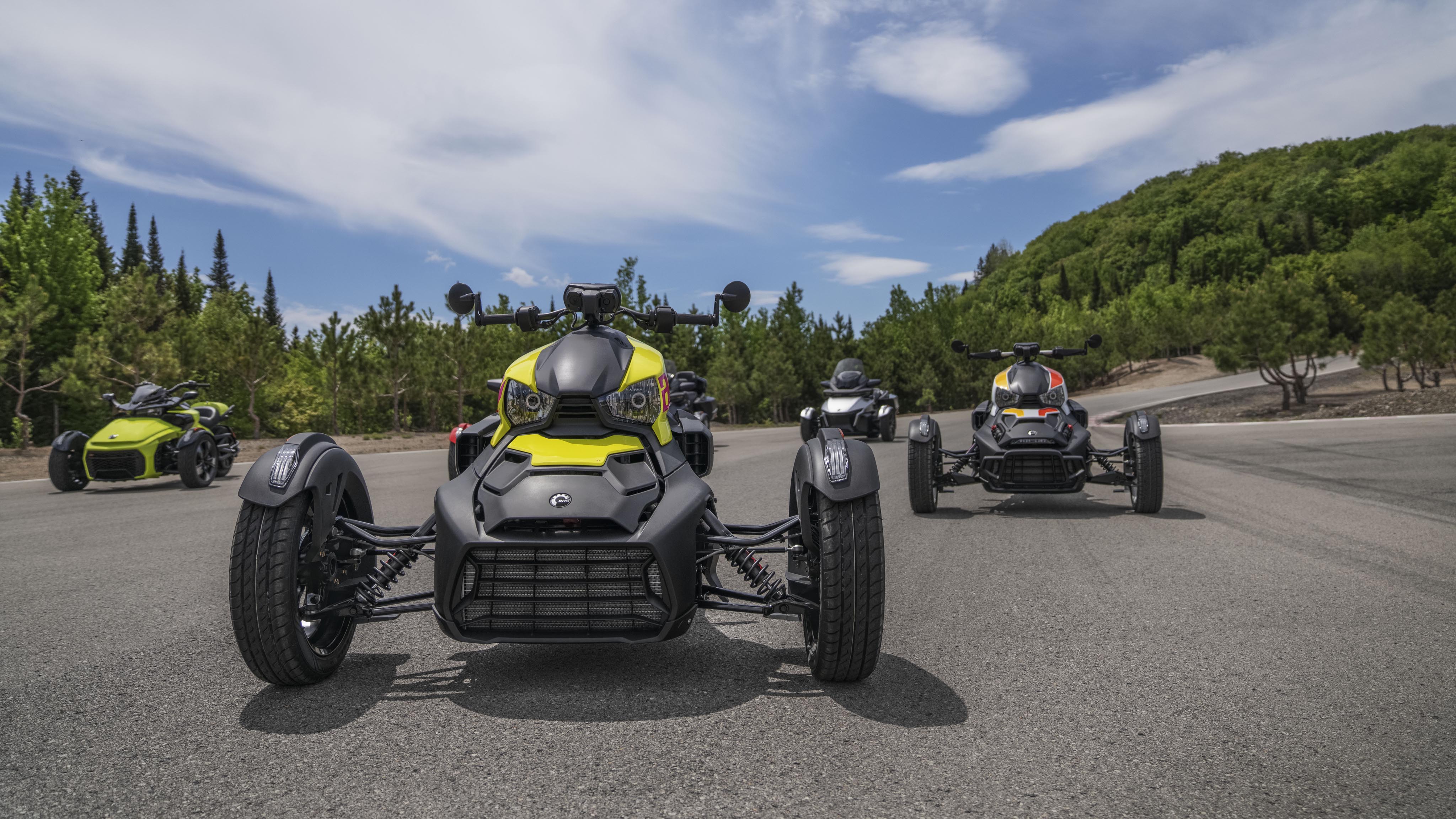 2022 Can-Am 3-wheel vehicle family shot