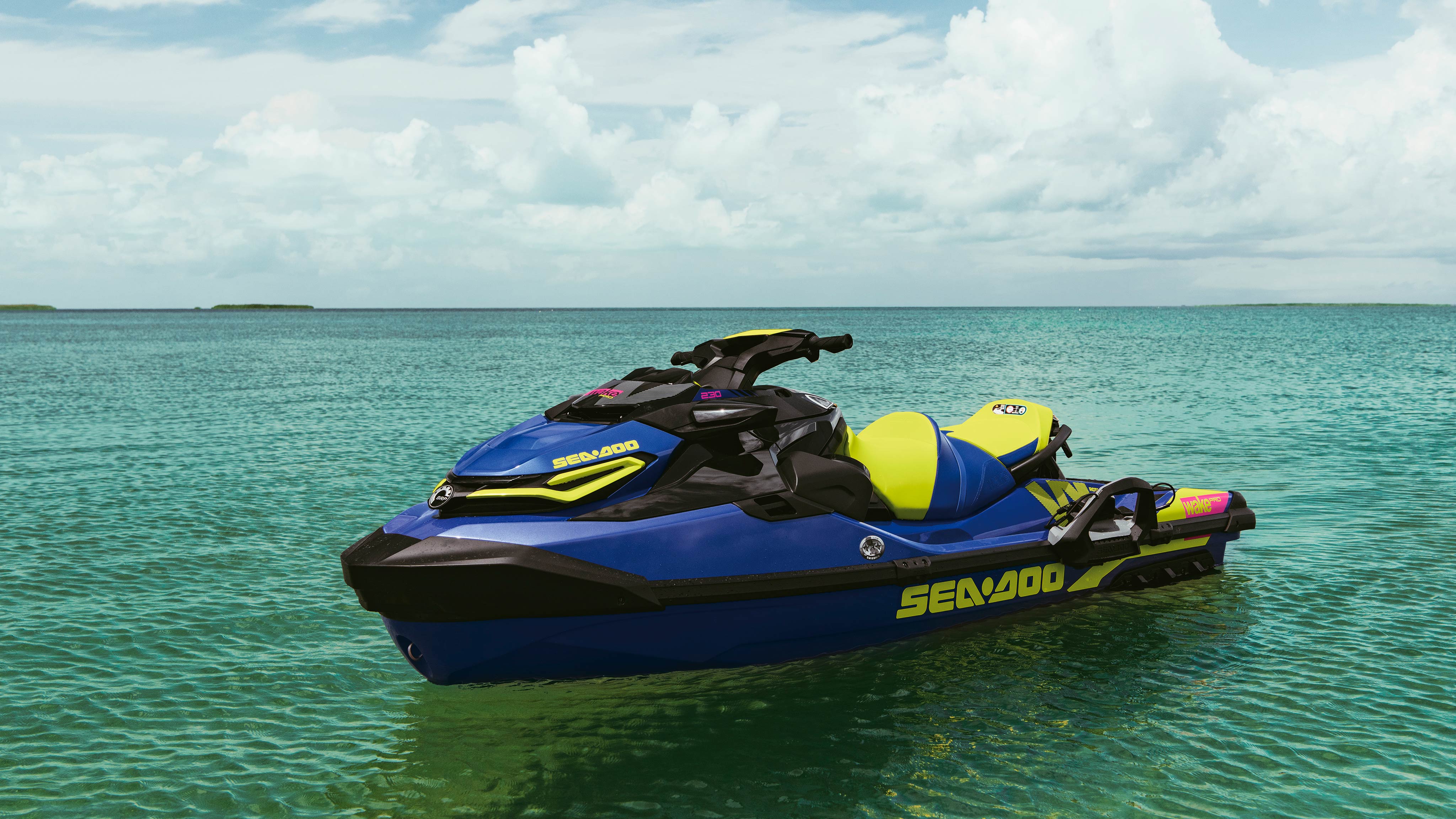 Sea-Doo Wake Pro në ujë