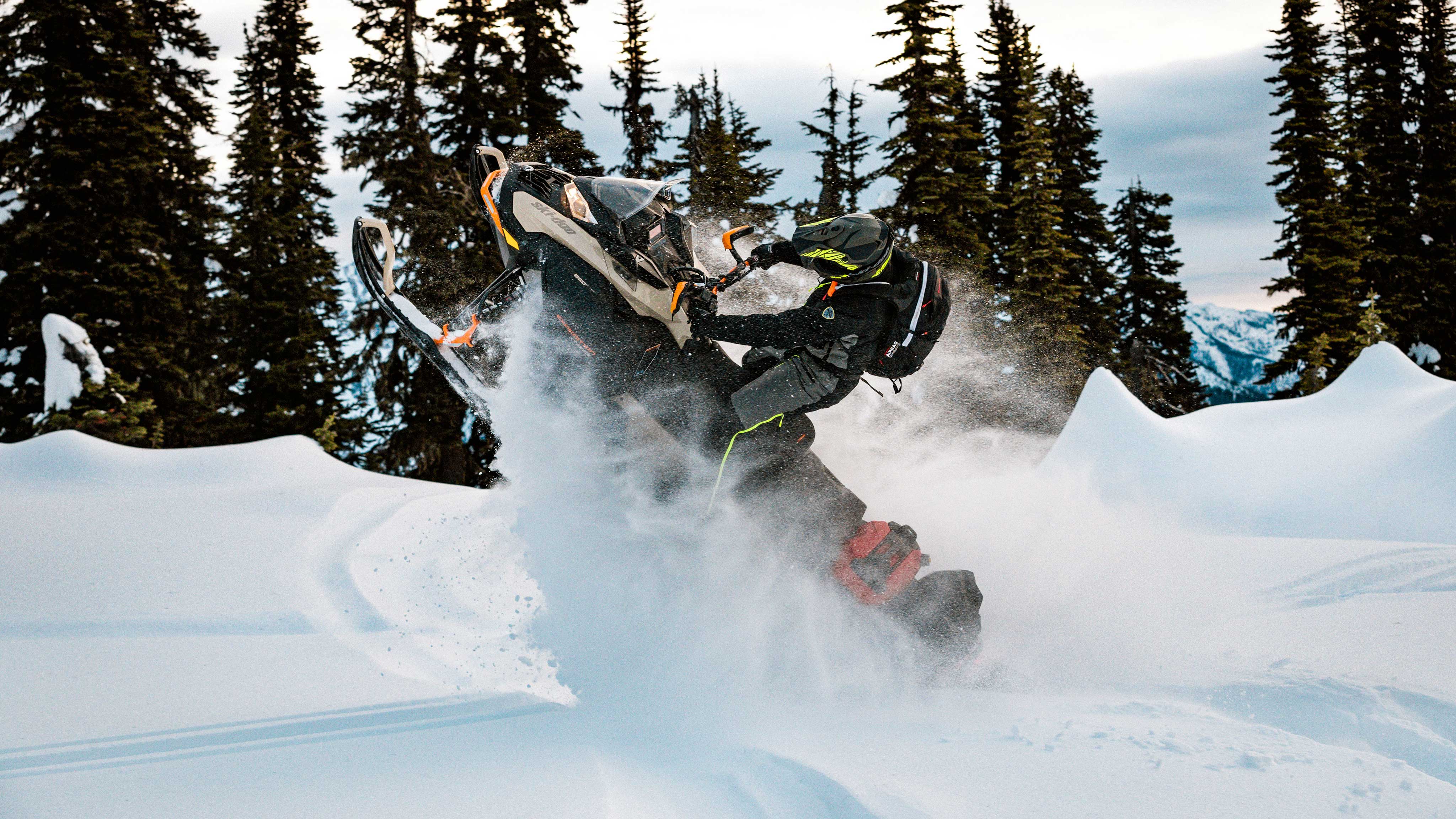2022 Ski-Doo Expedition: wheelies in Deep-Snow