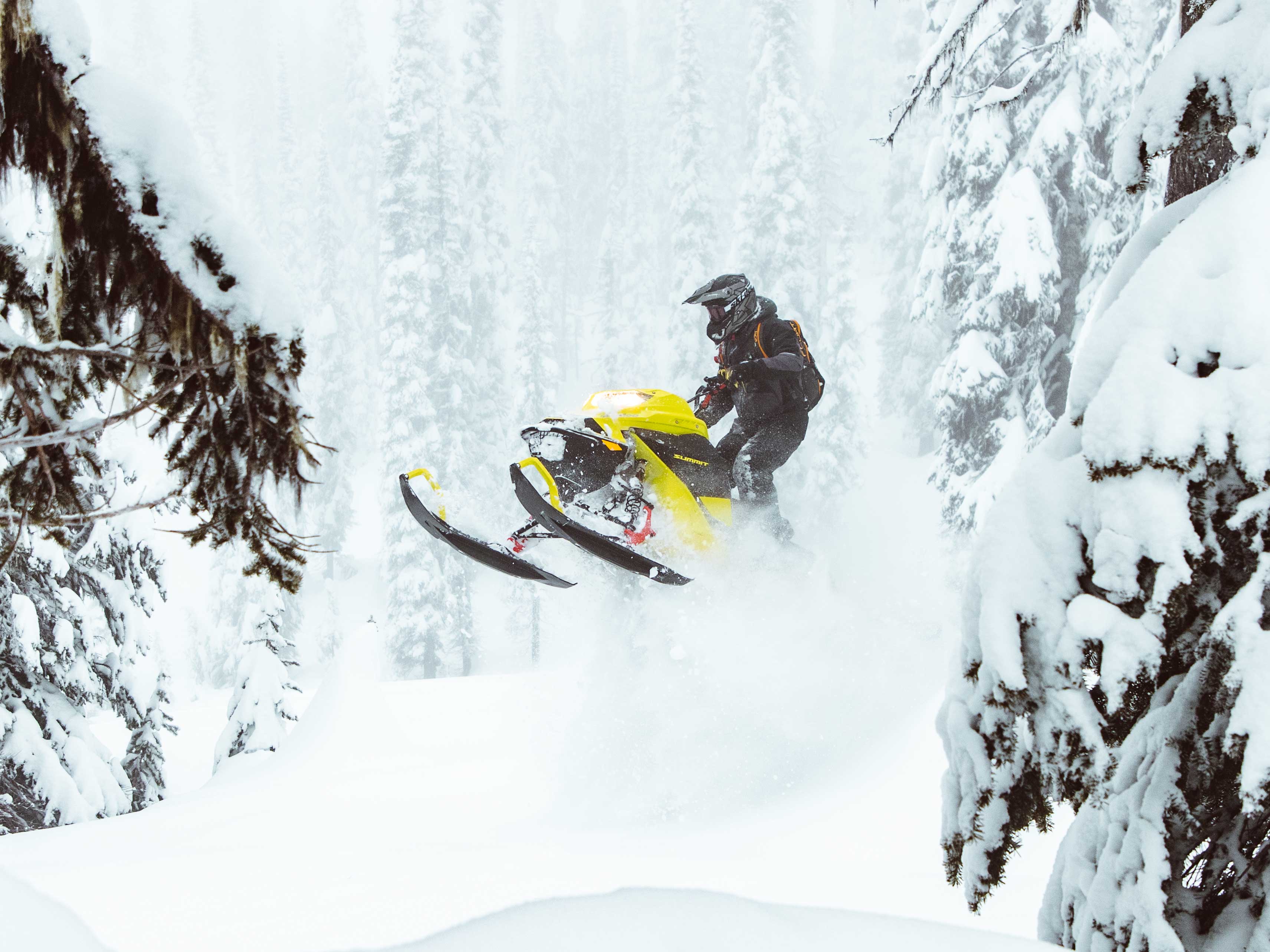 Ski-Doo Ambassador Carl Kuster Snowmobile Motorne Sanjke Amabsador