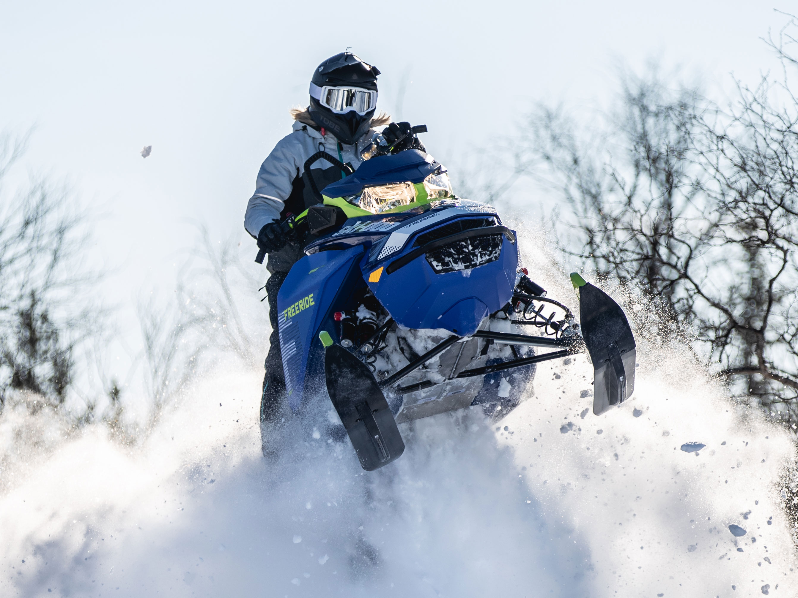 Ski-Doo Ambassador Ella Snall Snowmobile Motorne Sanjke Amabsador