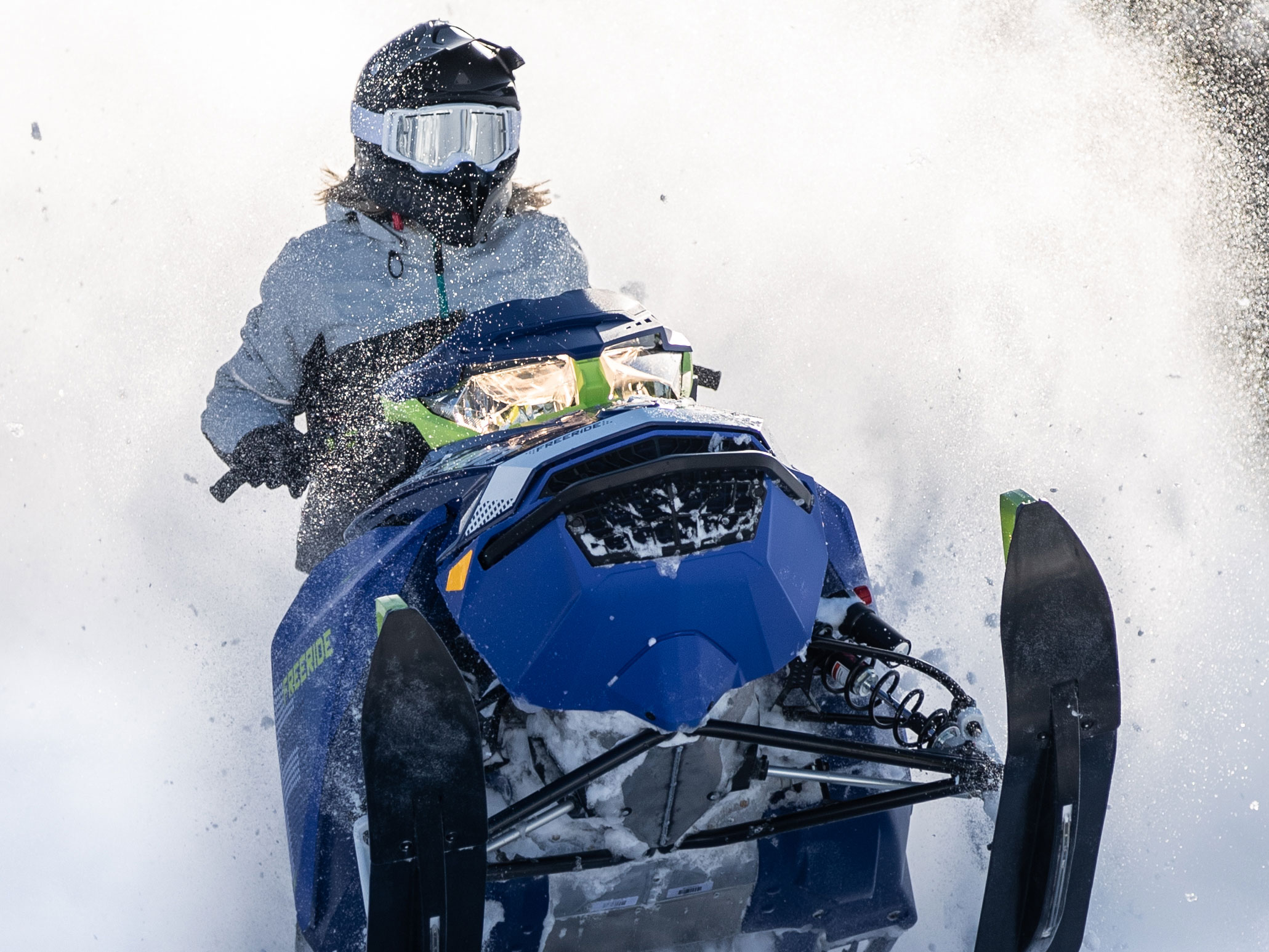 Ski-Doo Ambassador Ella Snall Snowmobile Motorne Sanjke Amabsador