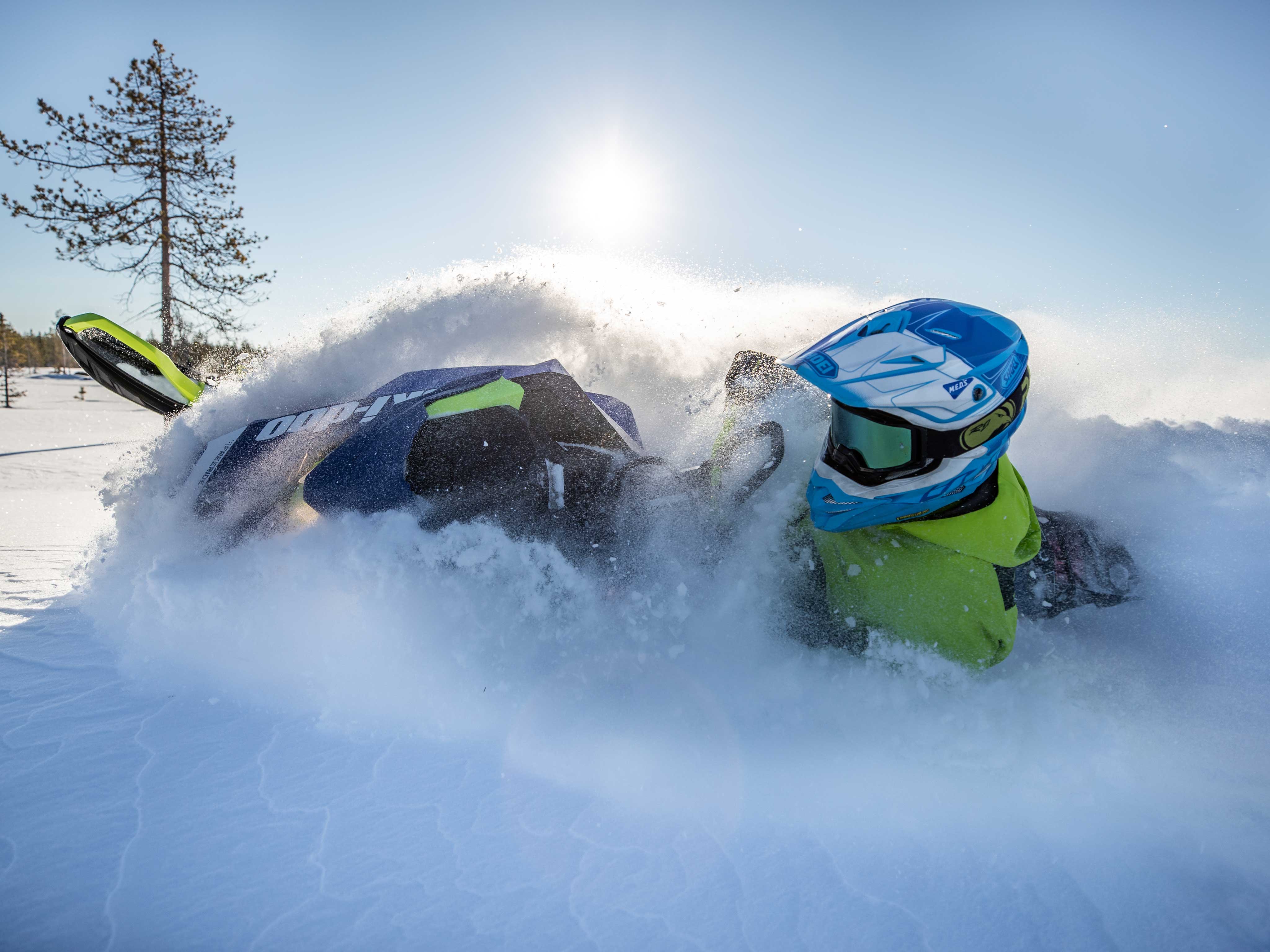 Ski-Doo Ambassador Rasmus Johansson Snowmobile Motorne Sanjke Amabsador