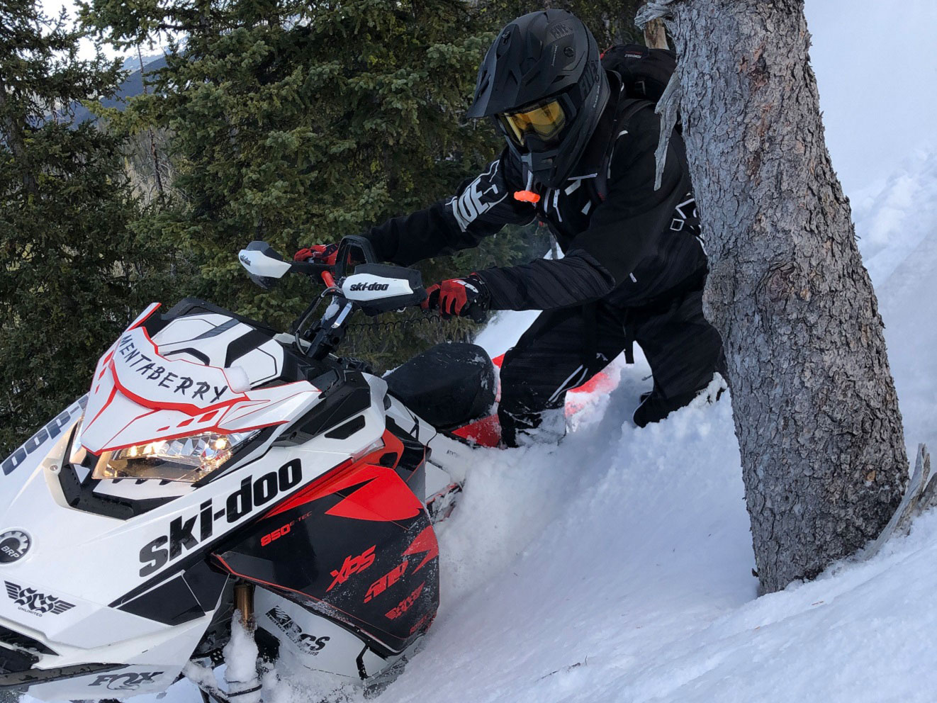 Ski-Doo Ambassador Jay Mantaberry Snowmobile Motorne Sanjke Ambasador