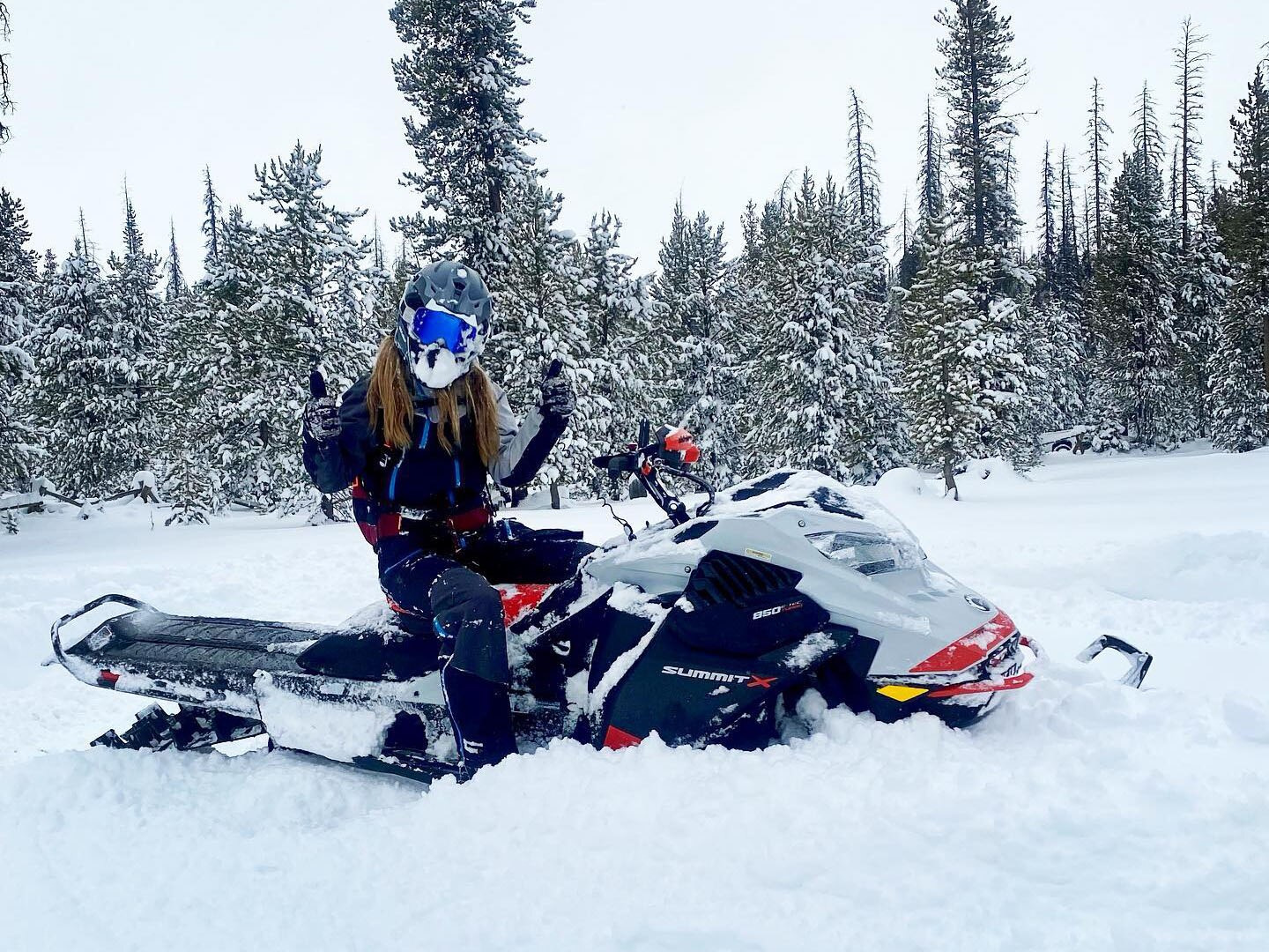 Ski-Doo Ambassador Stefanie Dean Snowmobile Motorne Sanjke Amabsador