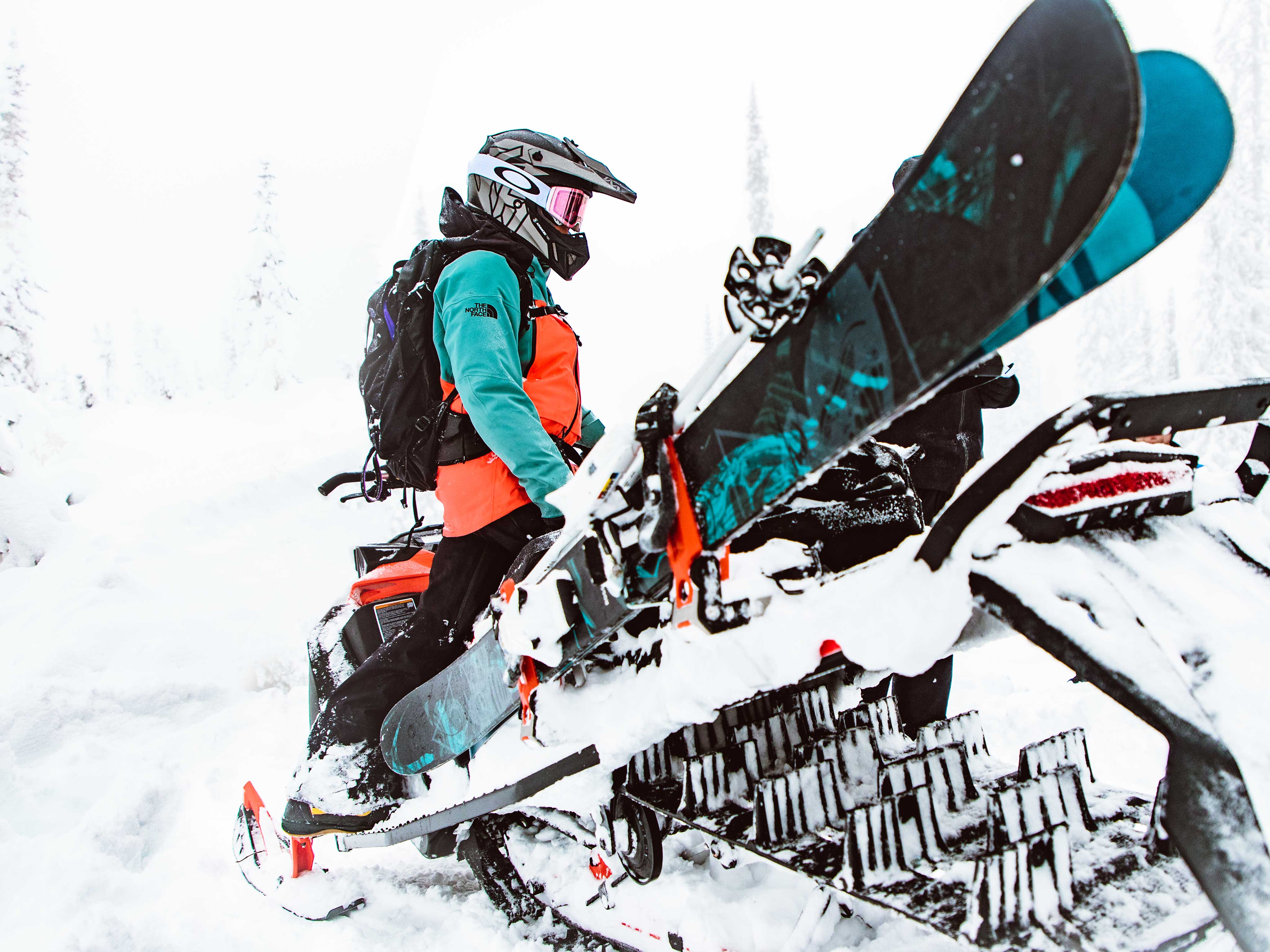 Ski-Doo Ambassador Tatum Monod Snowmobile Motorne Sanjke Amabsador