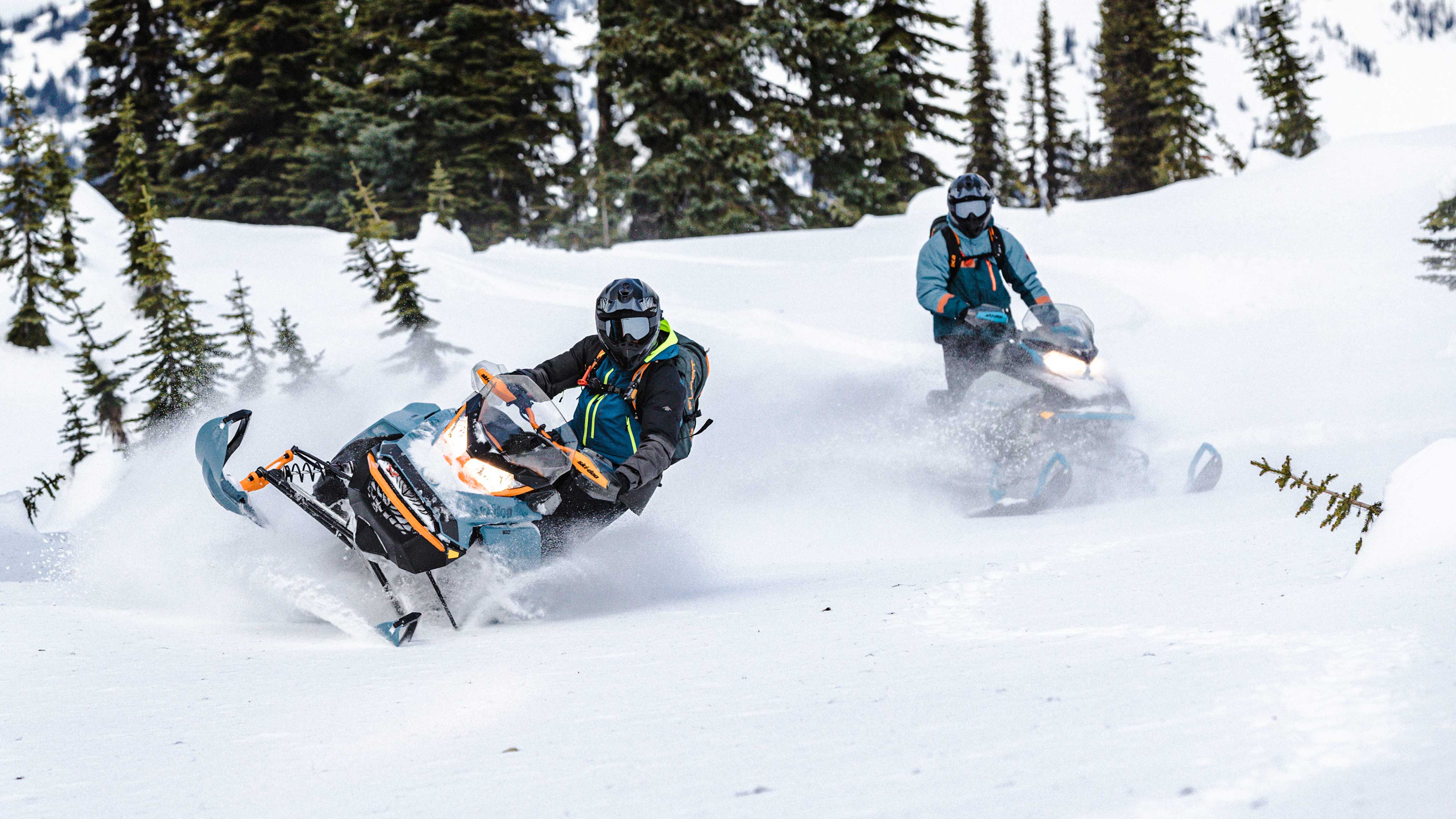 2 riders enjoying the new 2022 Ski-Doo Backcountry