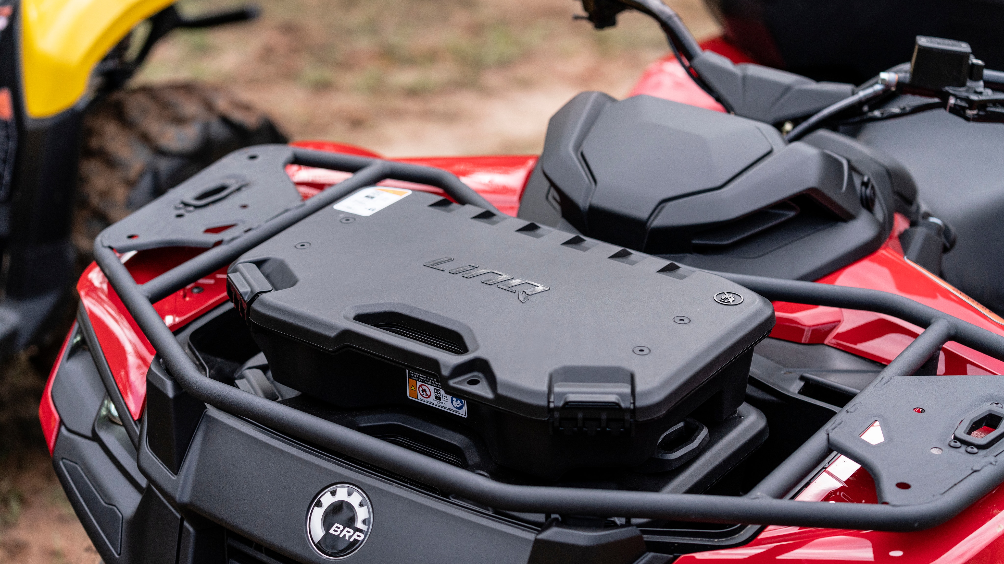 Top View of an Outlander with a LinQ Trunk Box in front of the vehicle