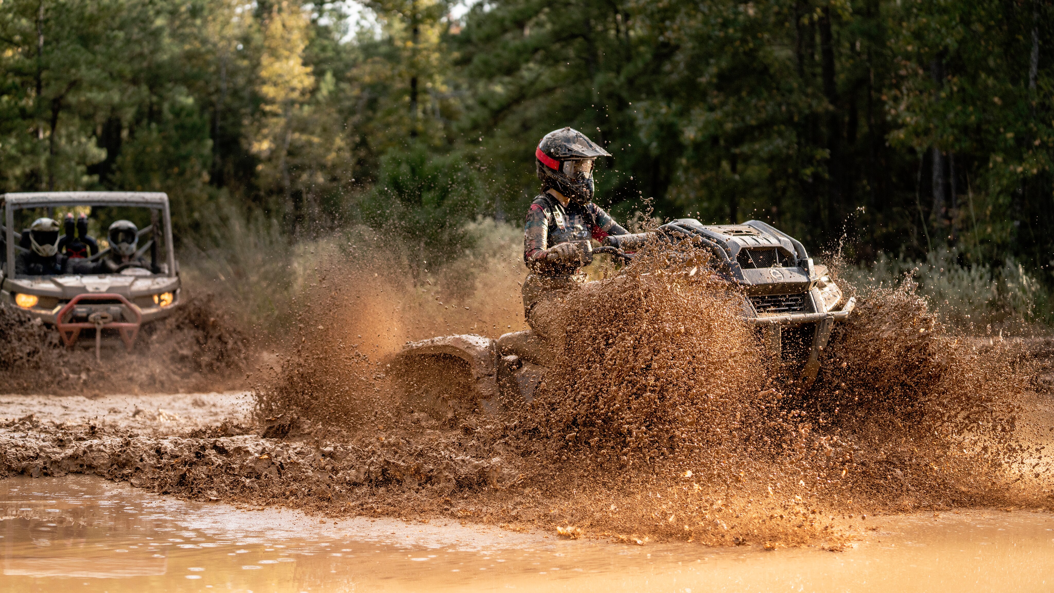 ATV in drug ob drugem v blatu