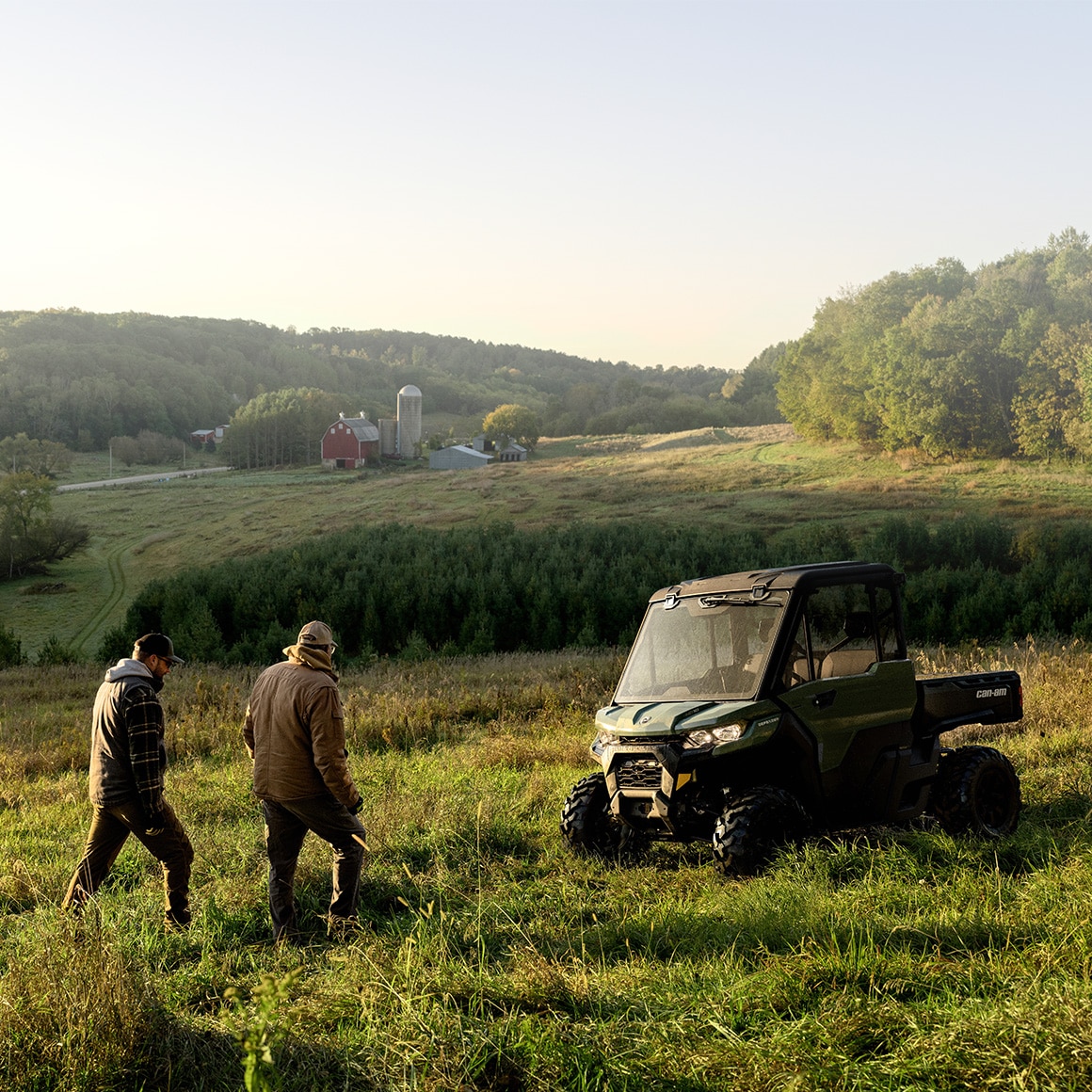 Can-Am представляє найдоступніші в галузі мотовсюдиходи з системою обігріву, вентиляції й кондиціонування повітря та новий електричний Outlander у камуфляжі